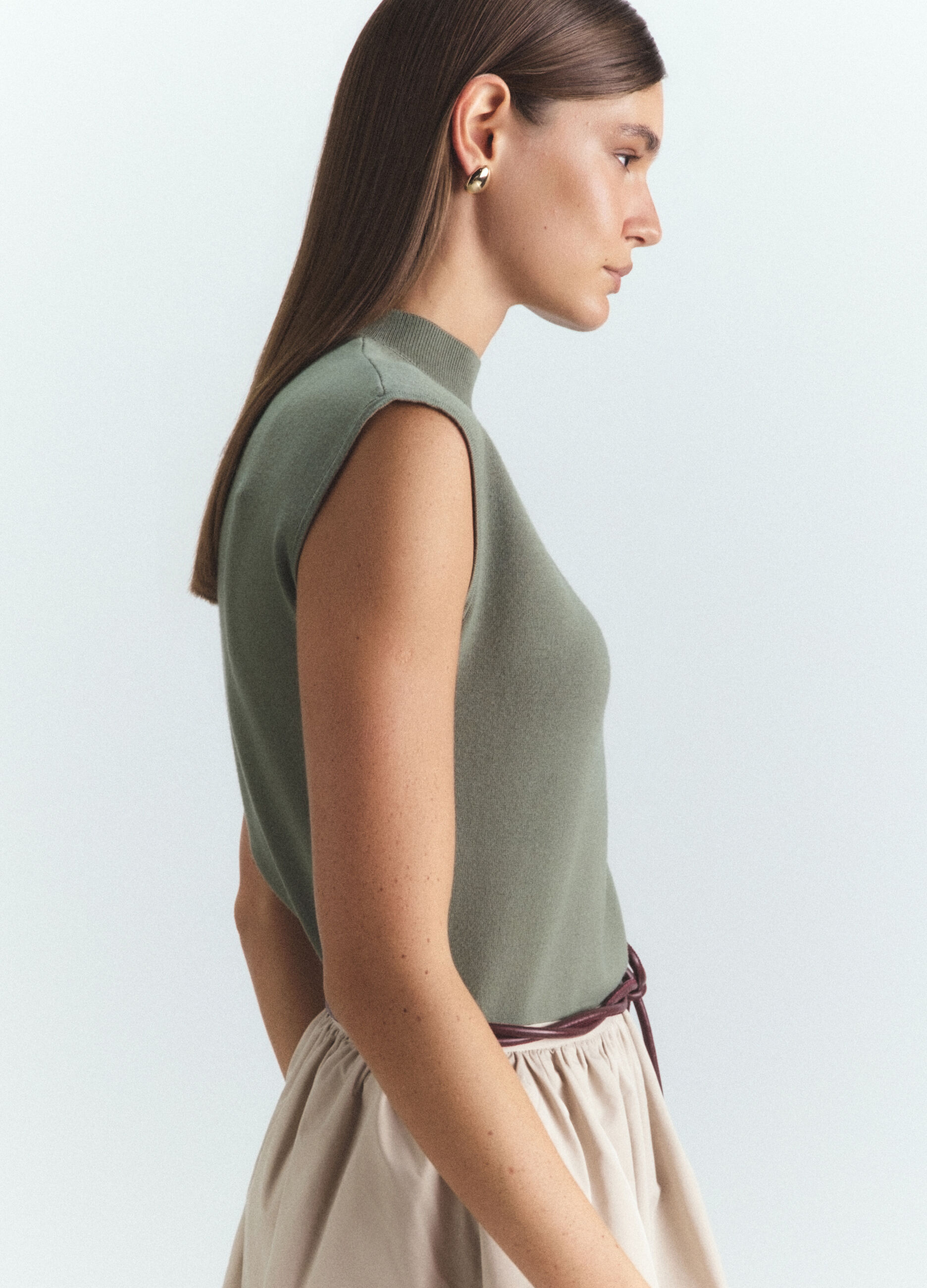 Lupetto smanicato in maglia rasata donna_3