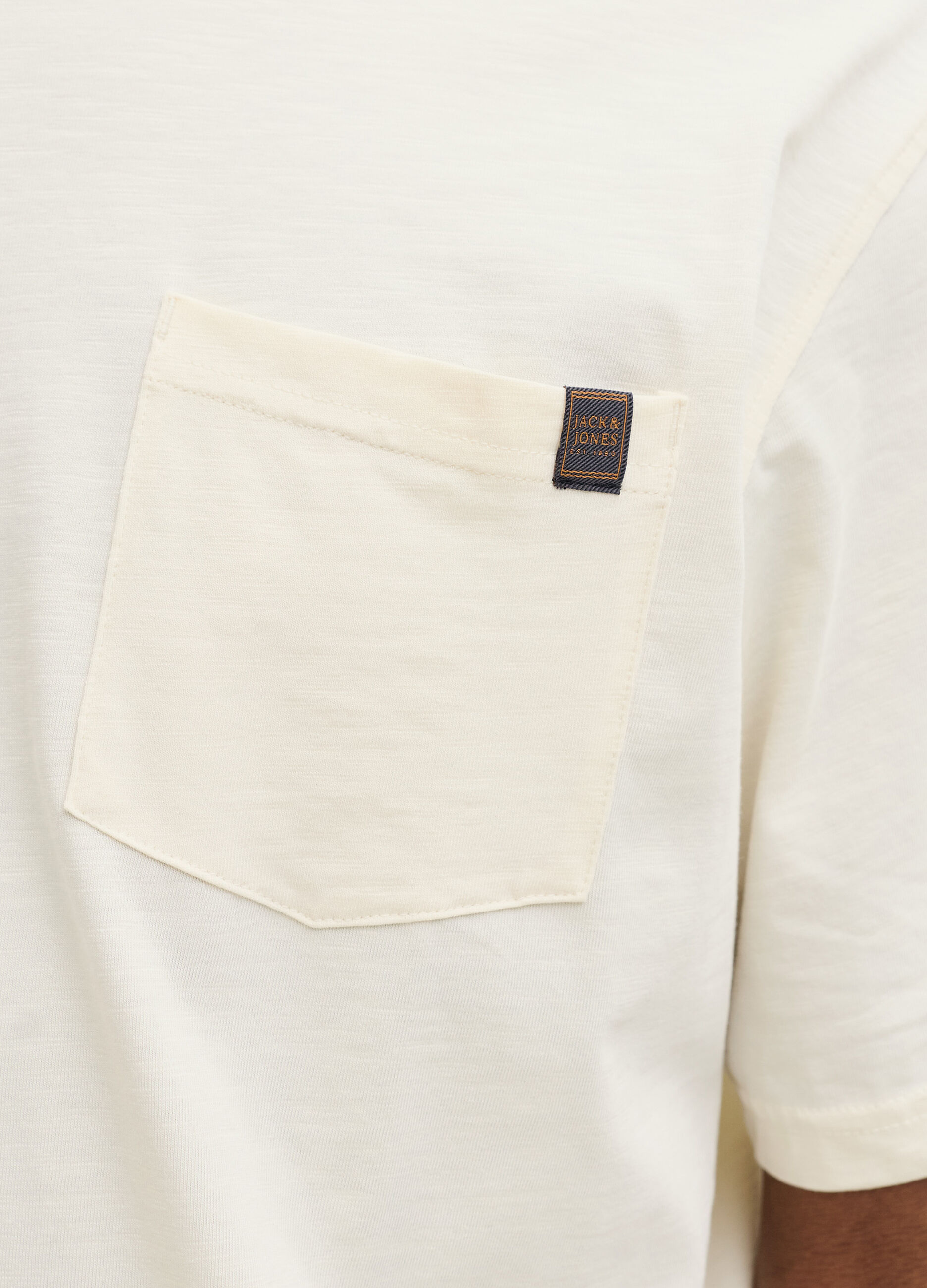 T-shirt relaxed fit con taschino uomo_4