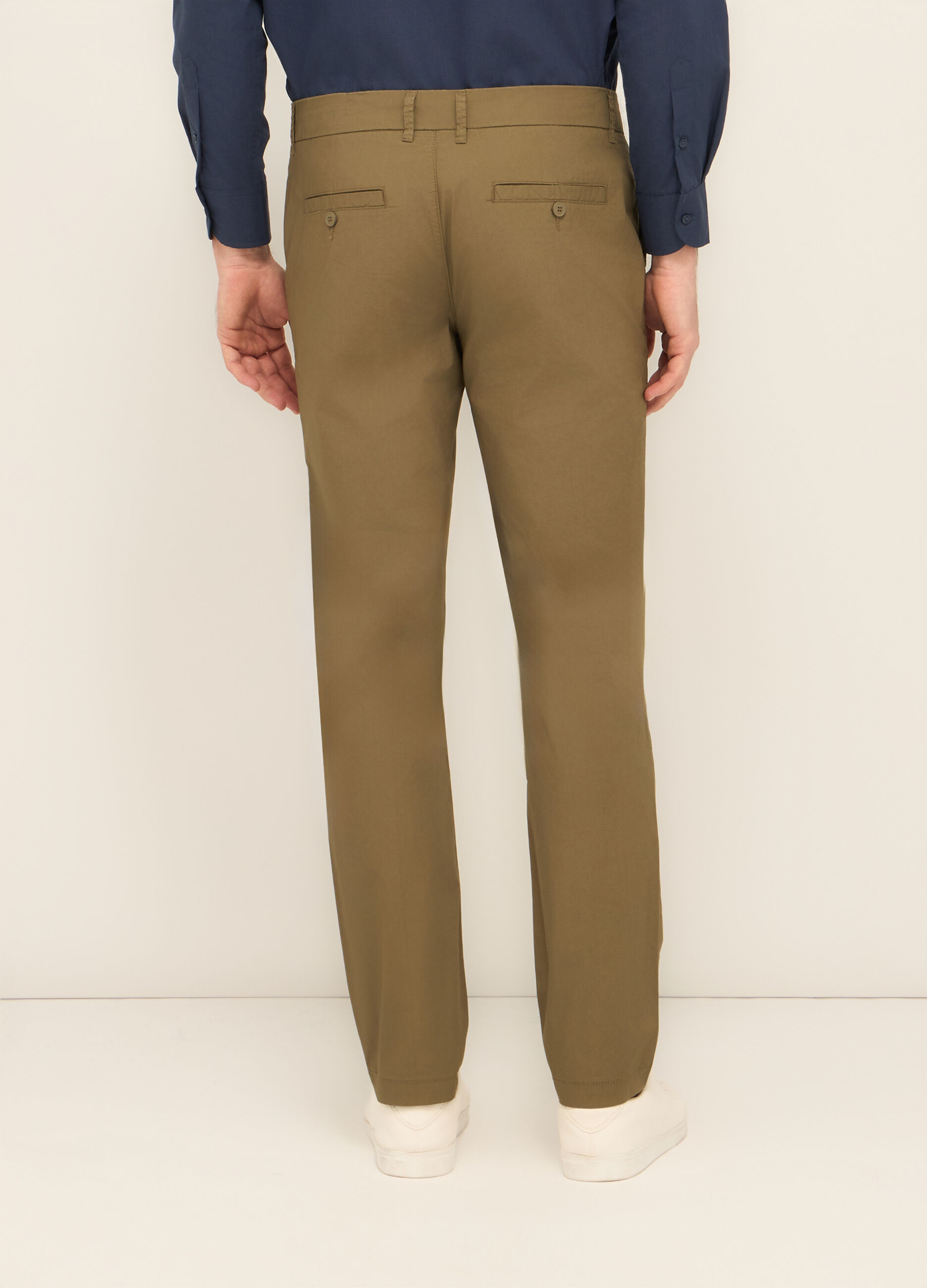 Pantaloni chino in tela di cotone stretch uomo_1