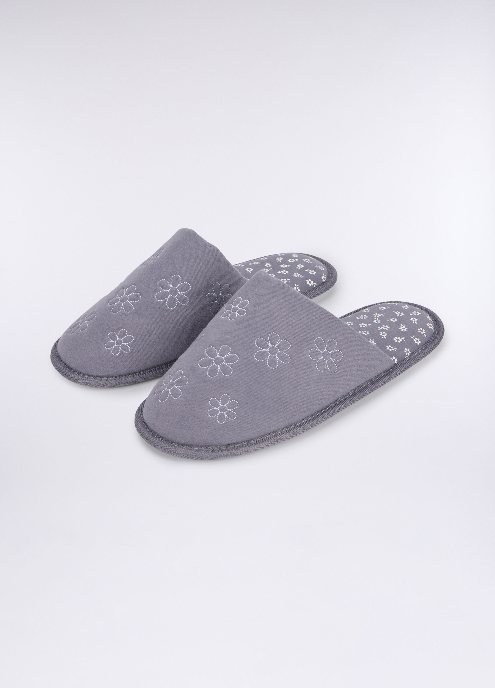 Pantofole con ricamo donna_0