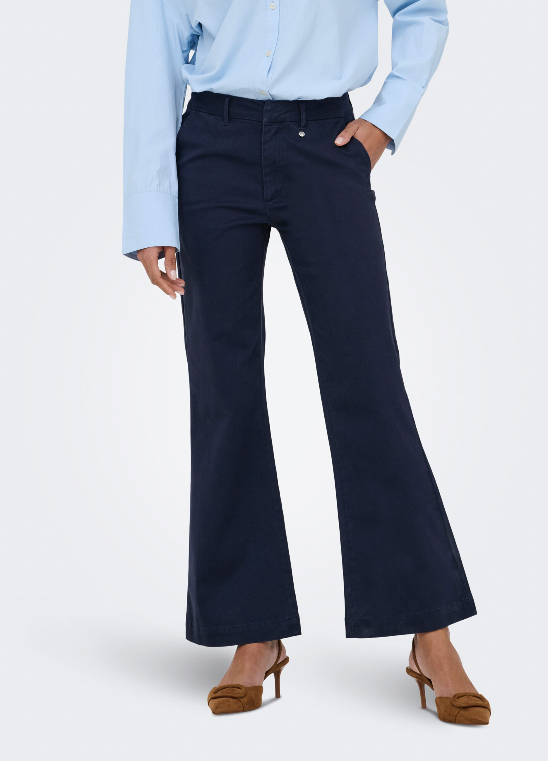 Pantaloni flared fit_2