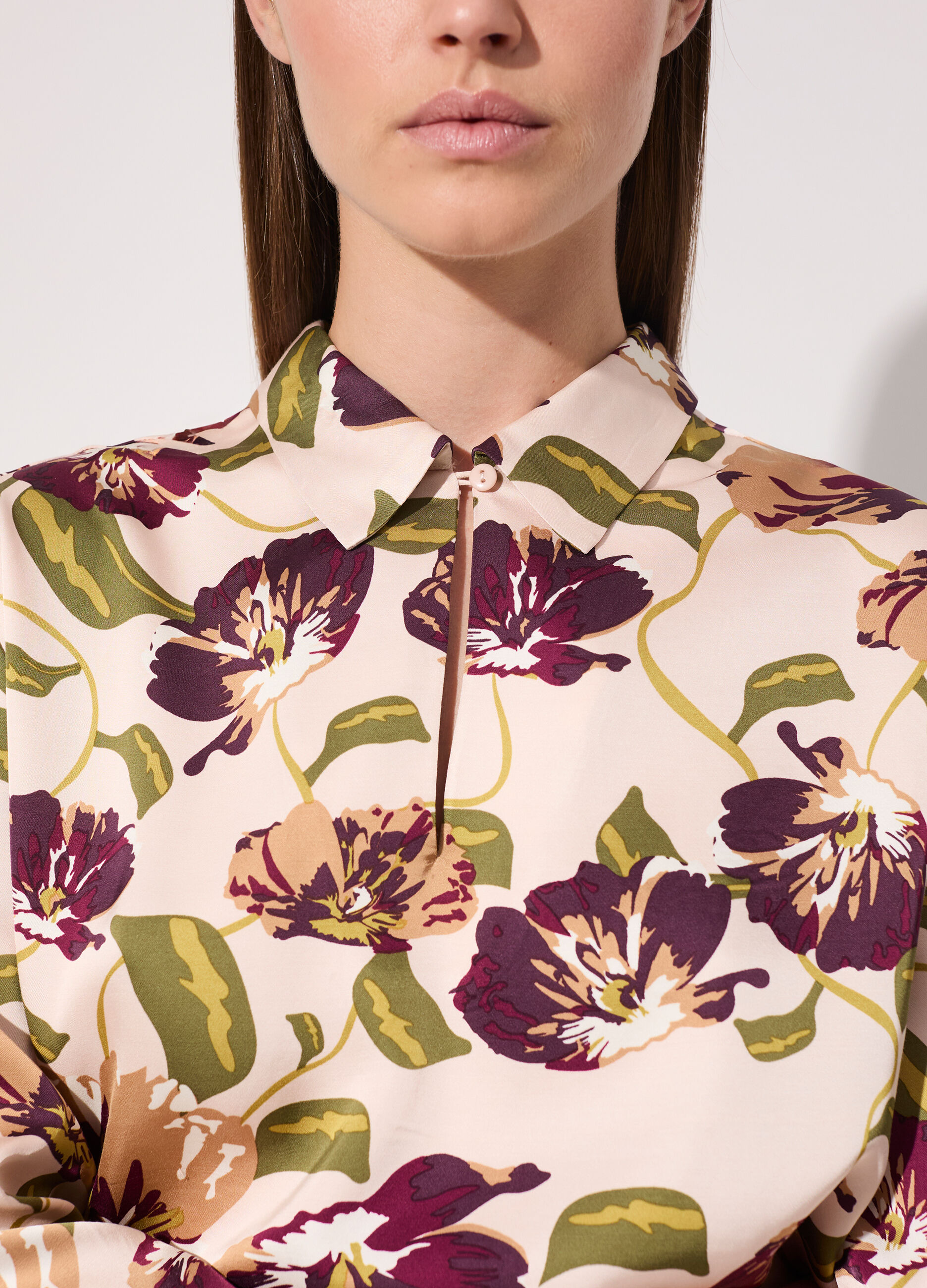 Camicia in viscosa satin in fantasia donna_3