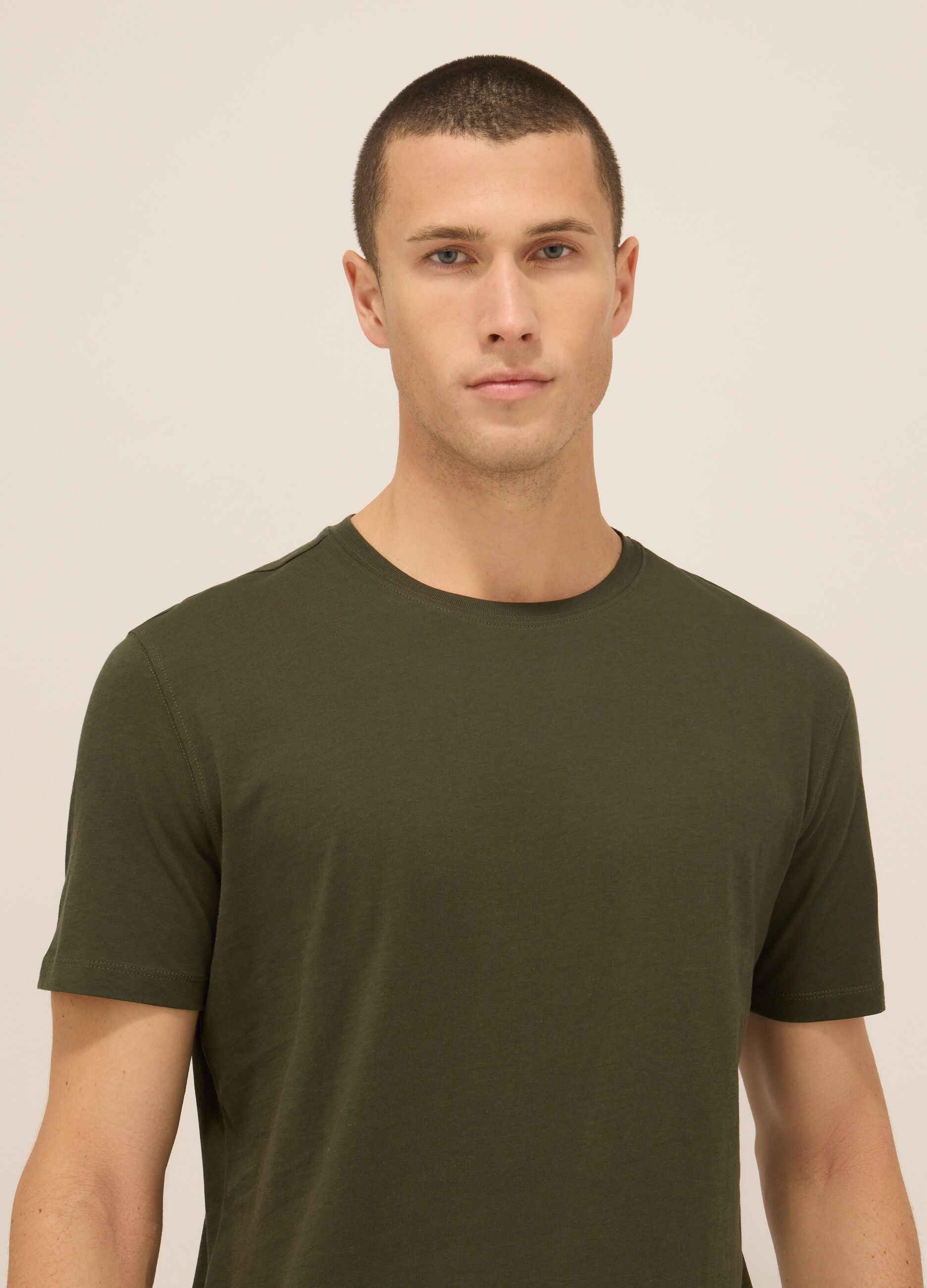 T-shirt girocollo in jersey di puro cotone uomo_2