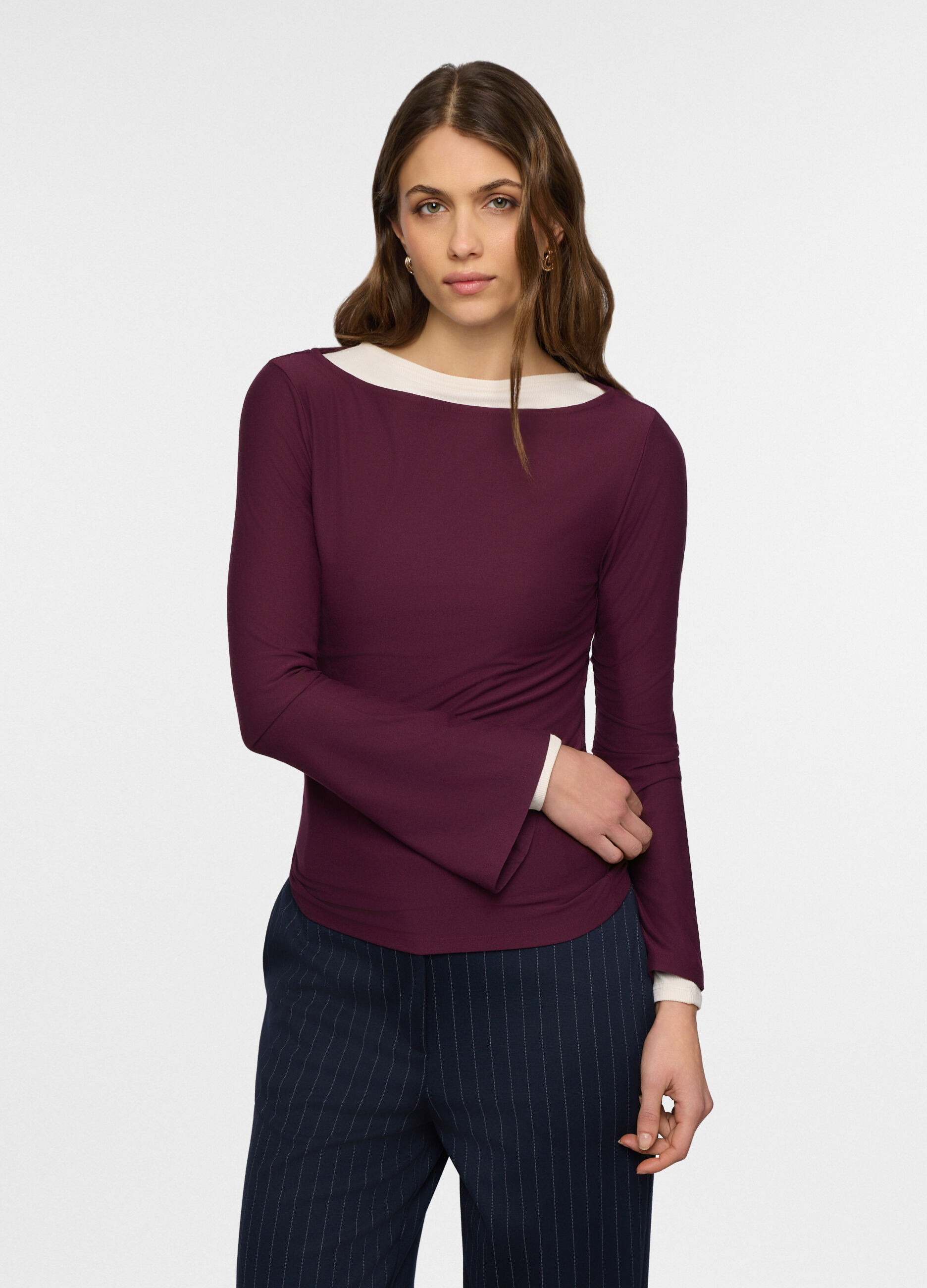 T-shirt con scollo a barchetta stretch donna_0