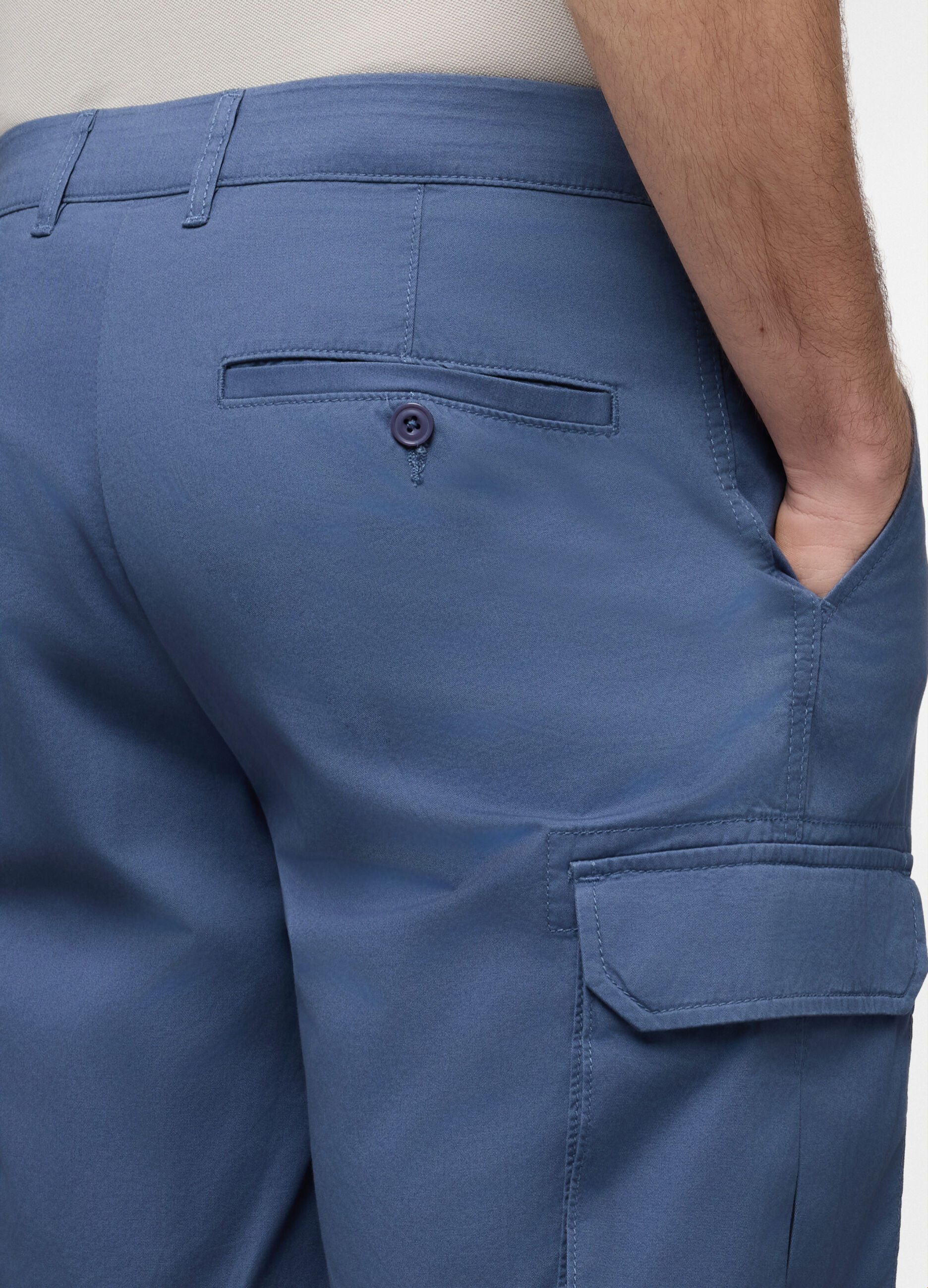 Bermuda cargo in twill di cotone uomo_2