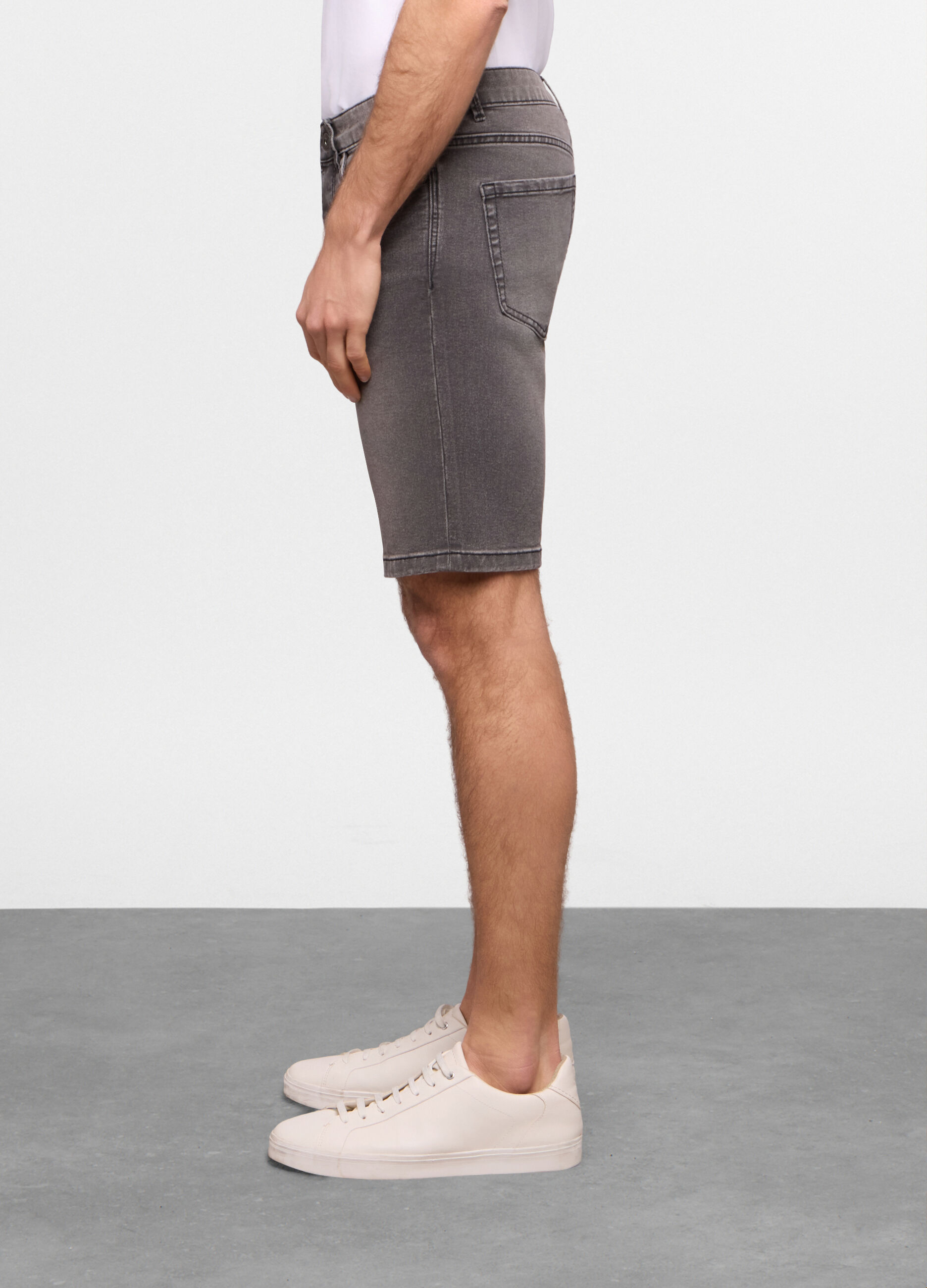 Bermuda in denim di cotone stretch uomo_1