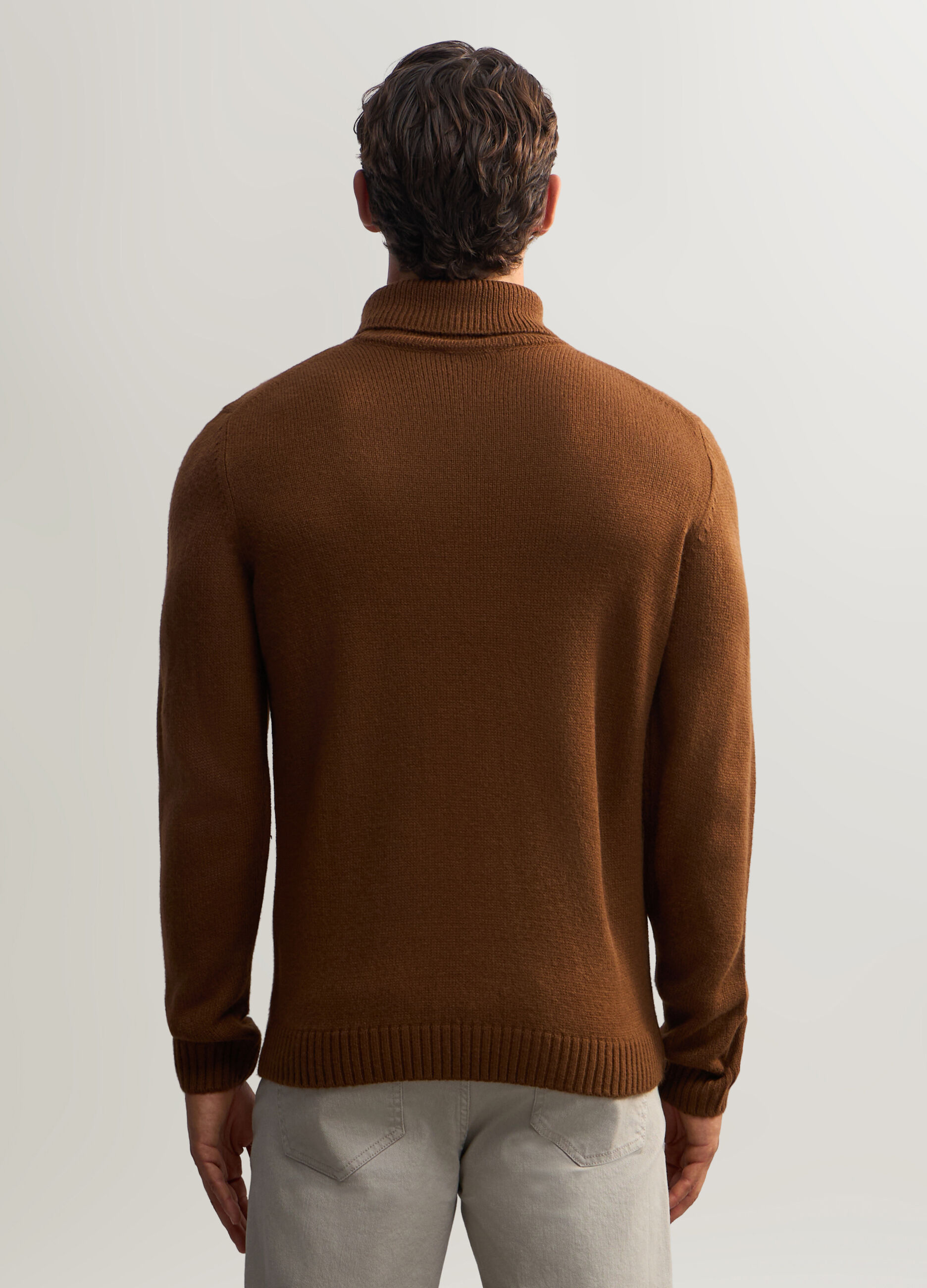 Maglione collo alto a maglia rasata uomo_1