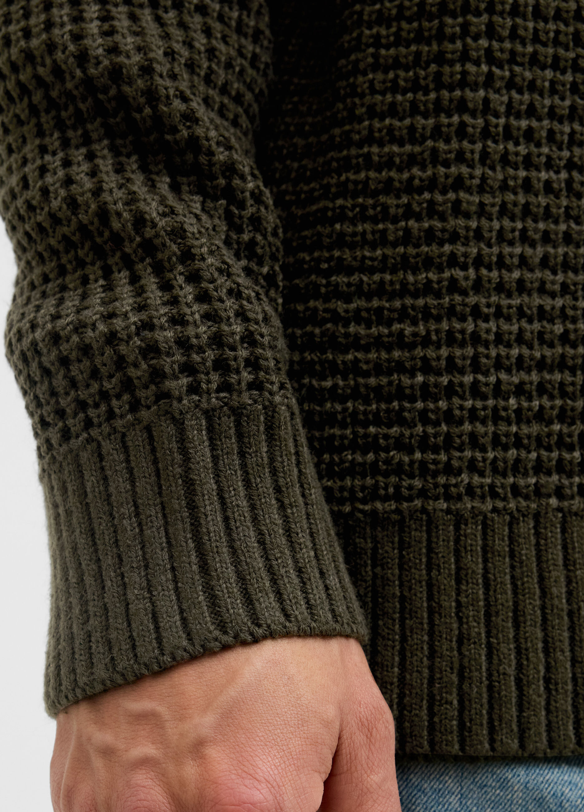 Maglione con lavorazione in rilievo uomo_5