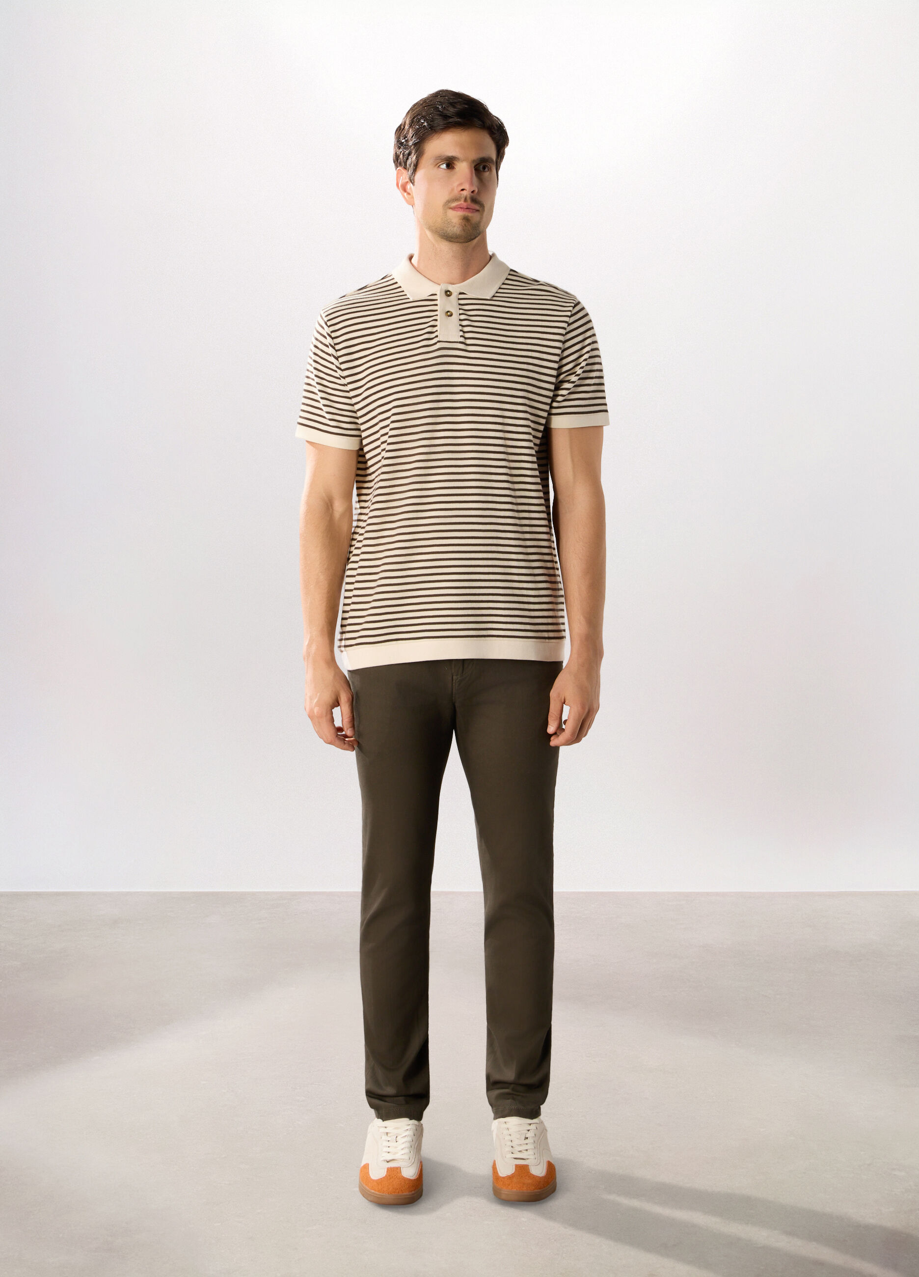 Pantaloni chino slim fit in cotone stretch uomo_0