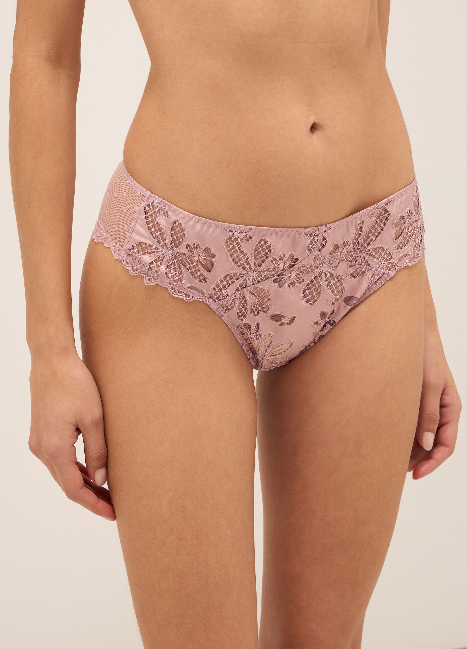 Brasiliana con lavorazione floreale donna_2