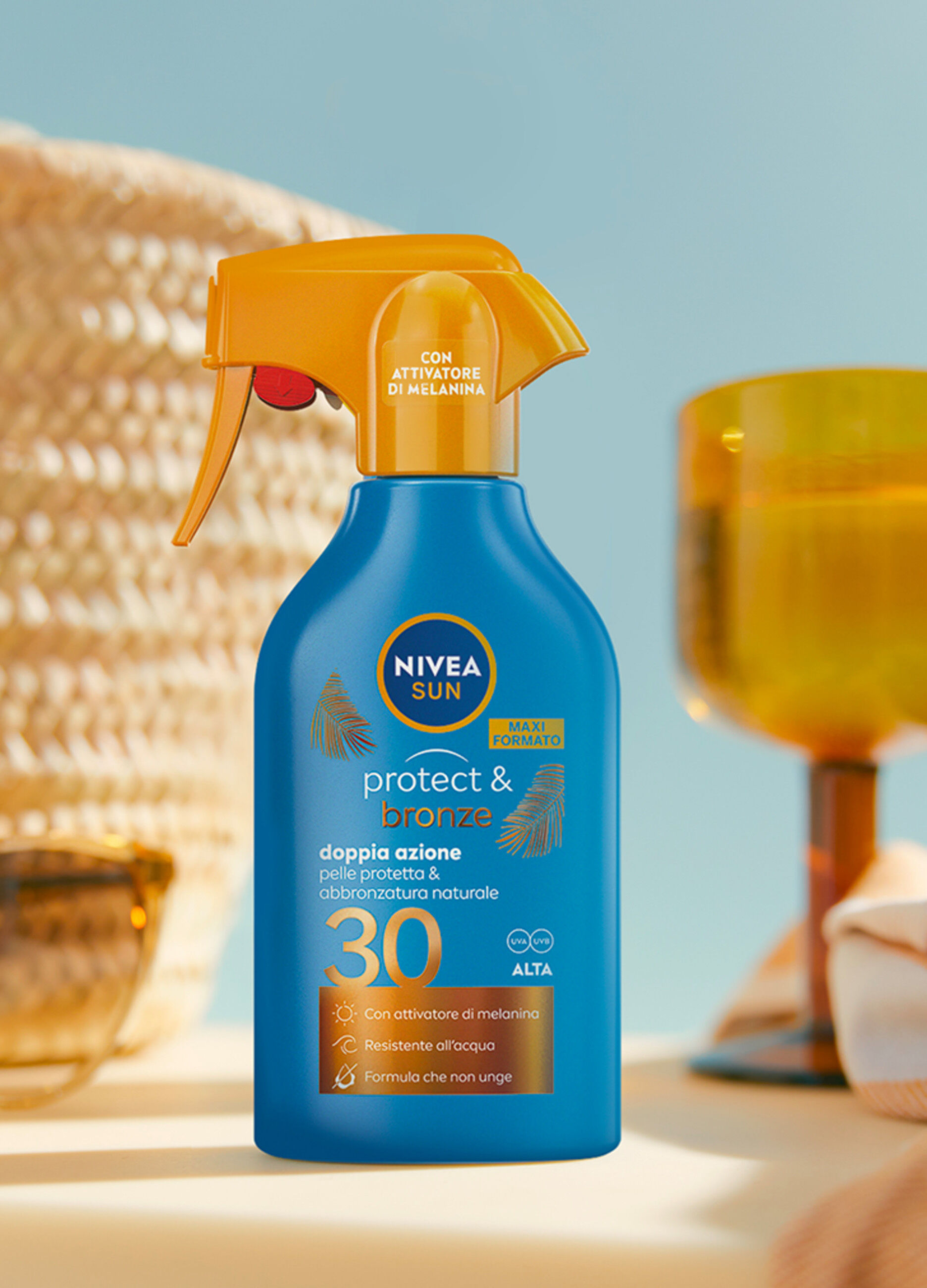 Nivea Sun Spray Solare Protect & Bronze FP30 270 ml, Crema solare 30 per un'abbronzatura dorata
