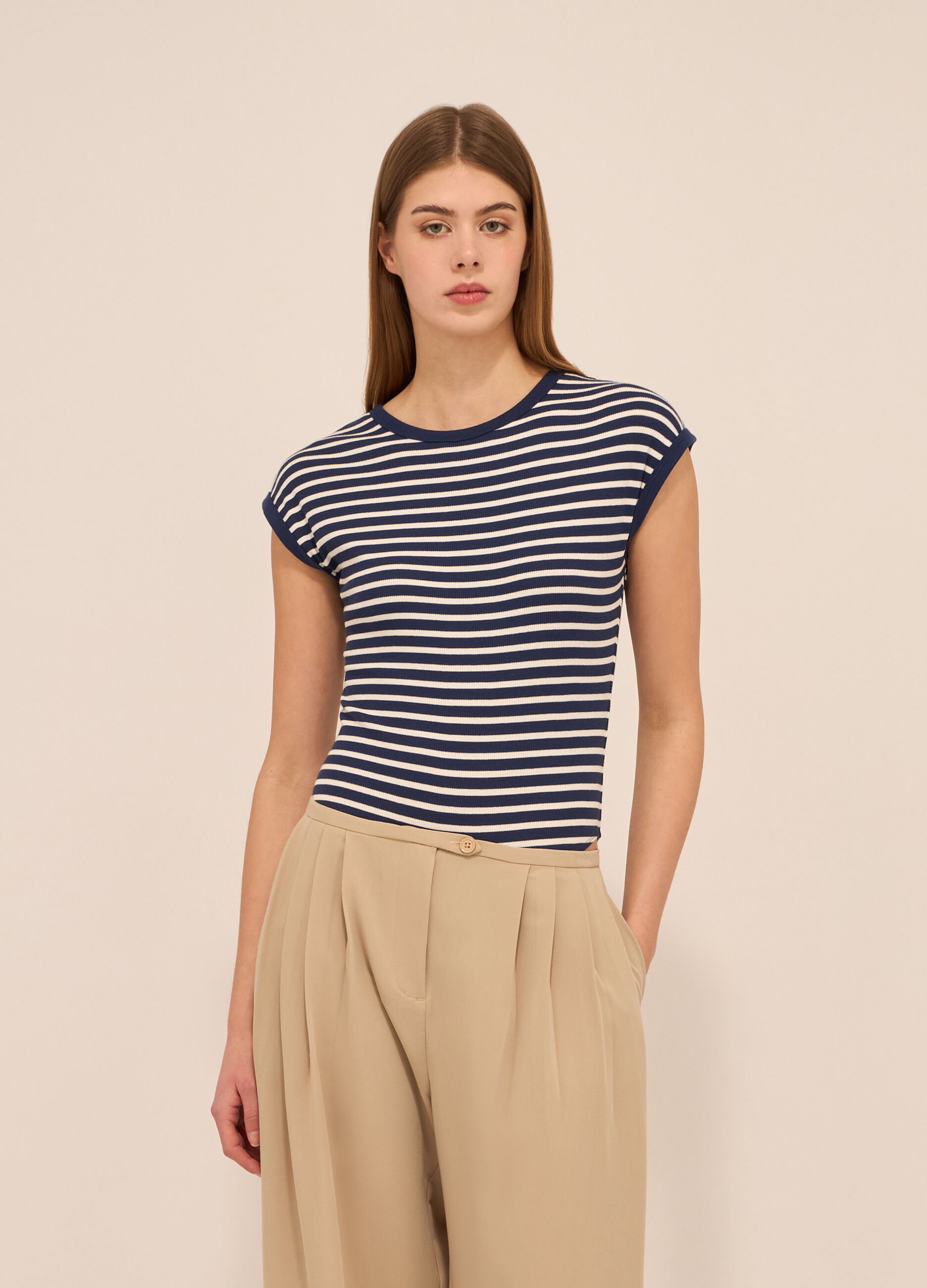 T-shirt in costina di cotone stretch donna_0