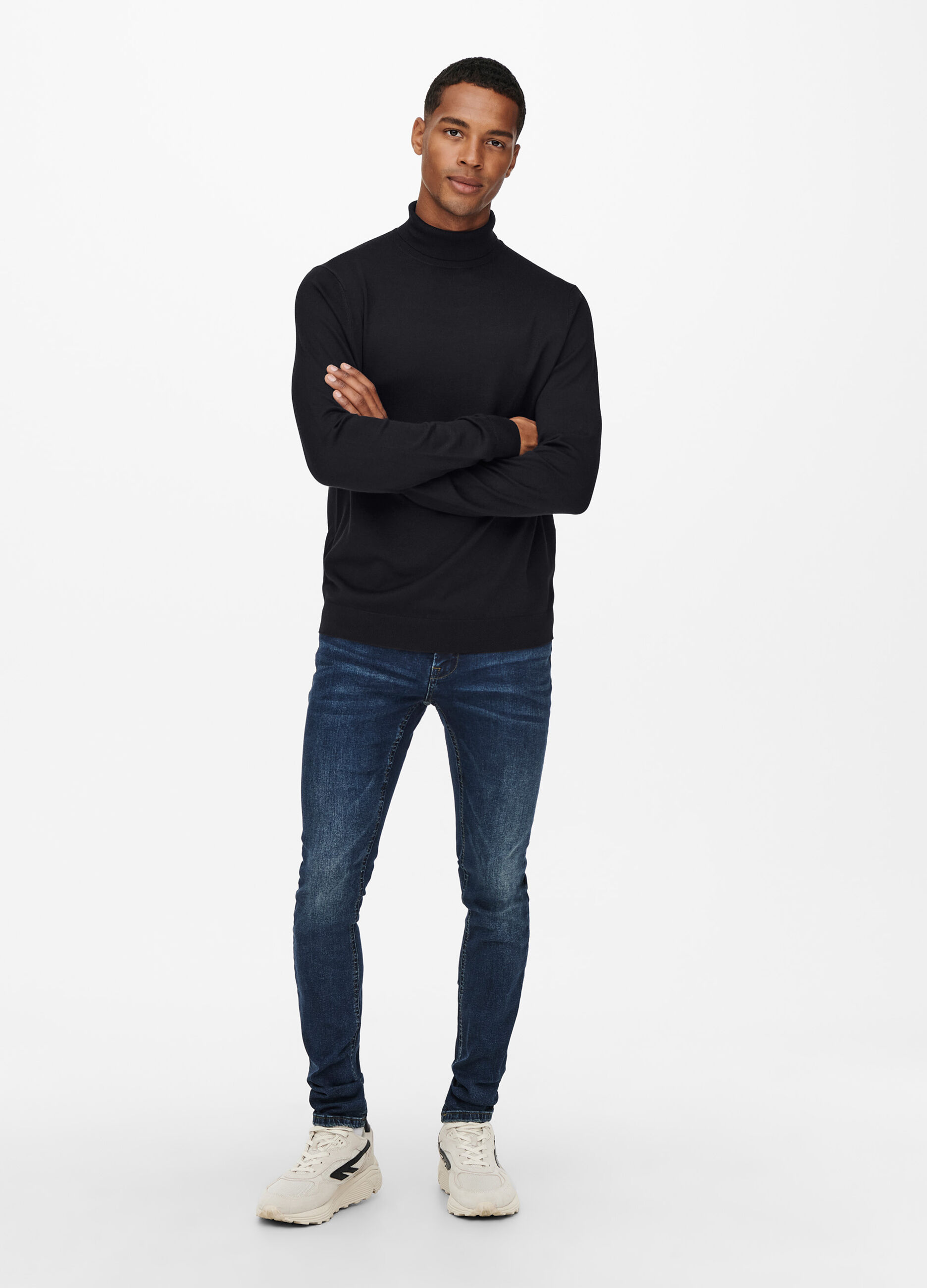 Maglione a collo alto in maglia rasata uomo_2