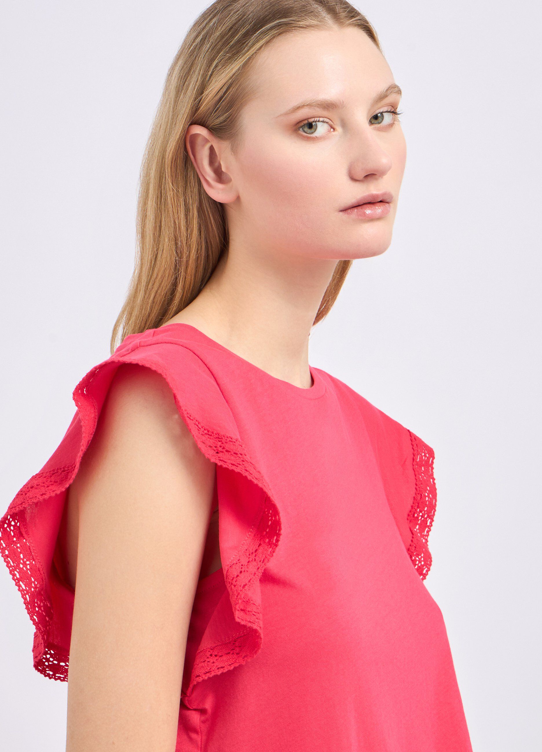 T-shirt in puro cotone con maniche ad aletta e pizzo donna_2