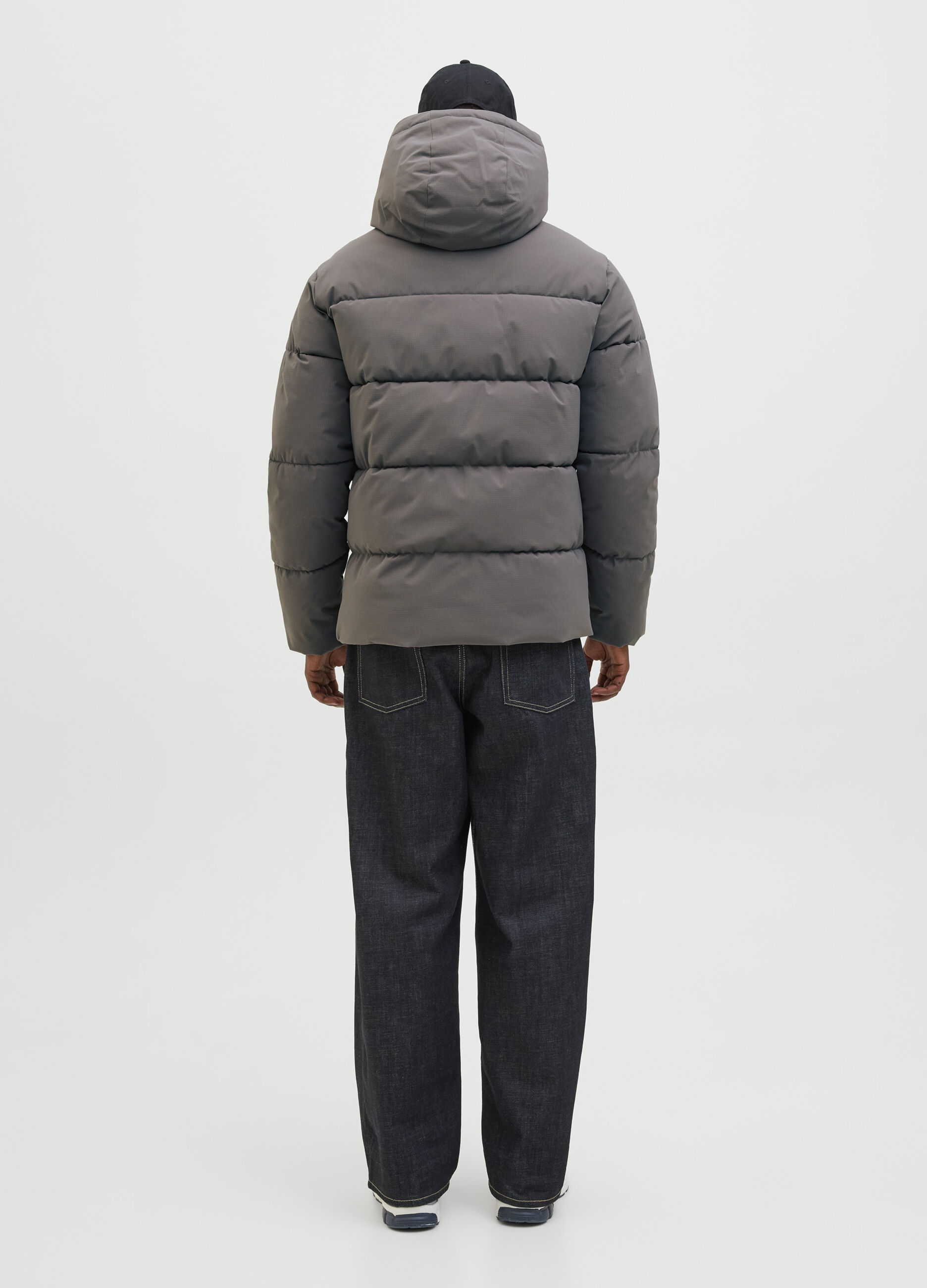 Giubbino imbottito con zip e cappuccio uomo_1