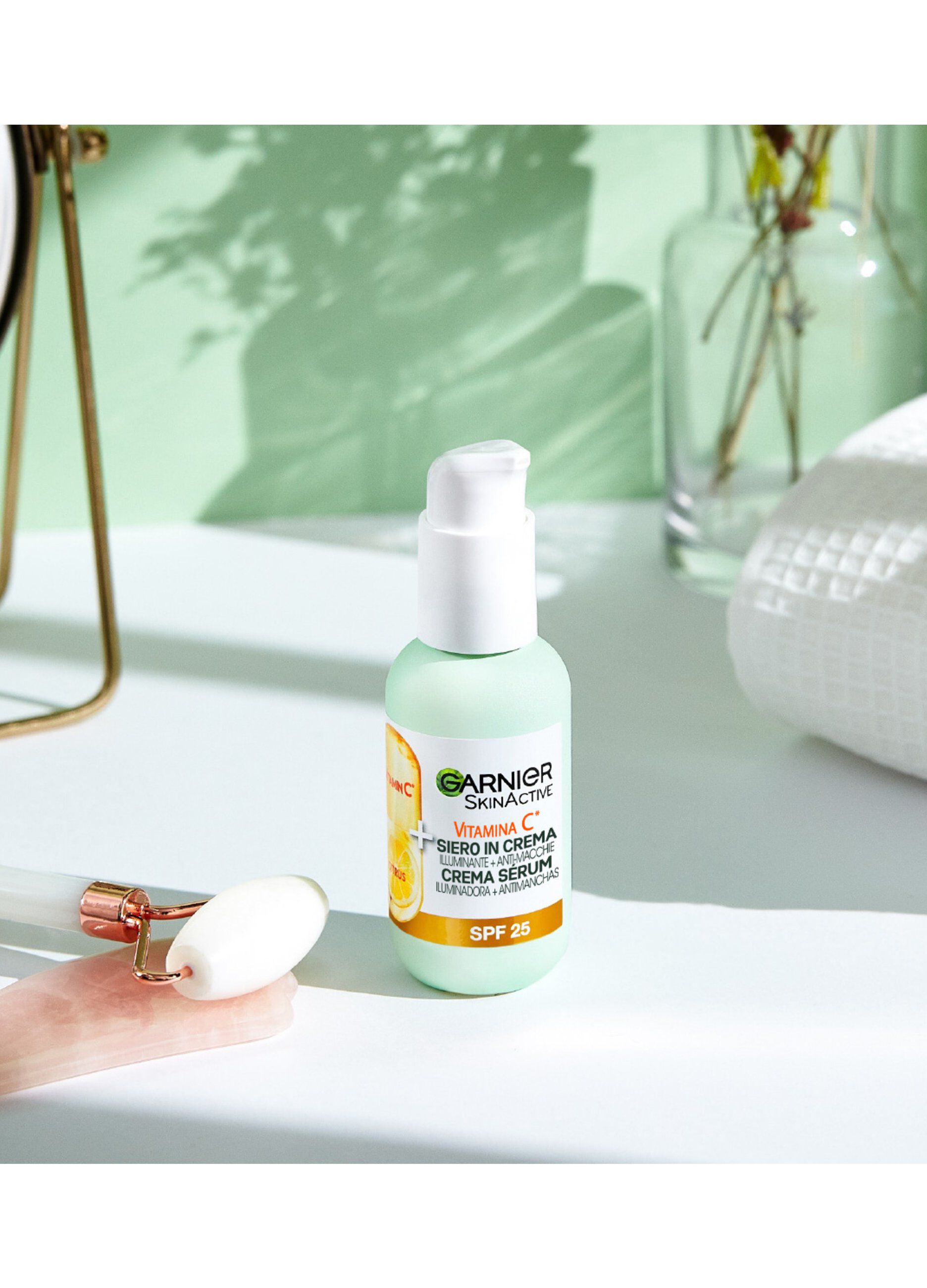 Garnier SkinActive, Siero in Crema Vitamina C, Illuminante 2 in 1 con Siero Vitamina C + Crema Idratante SPF25, Anti-Macchie, 50ml.