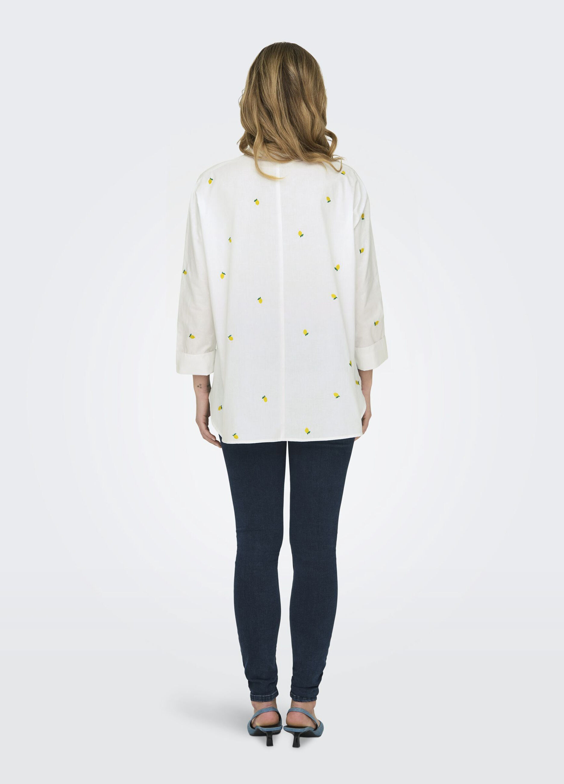Camicia con ricami donna_1