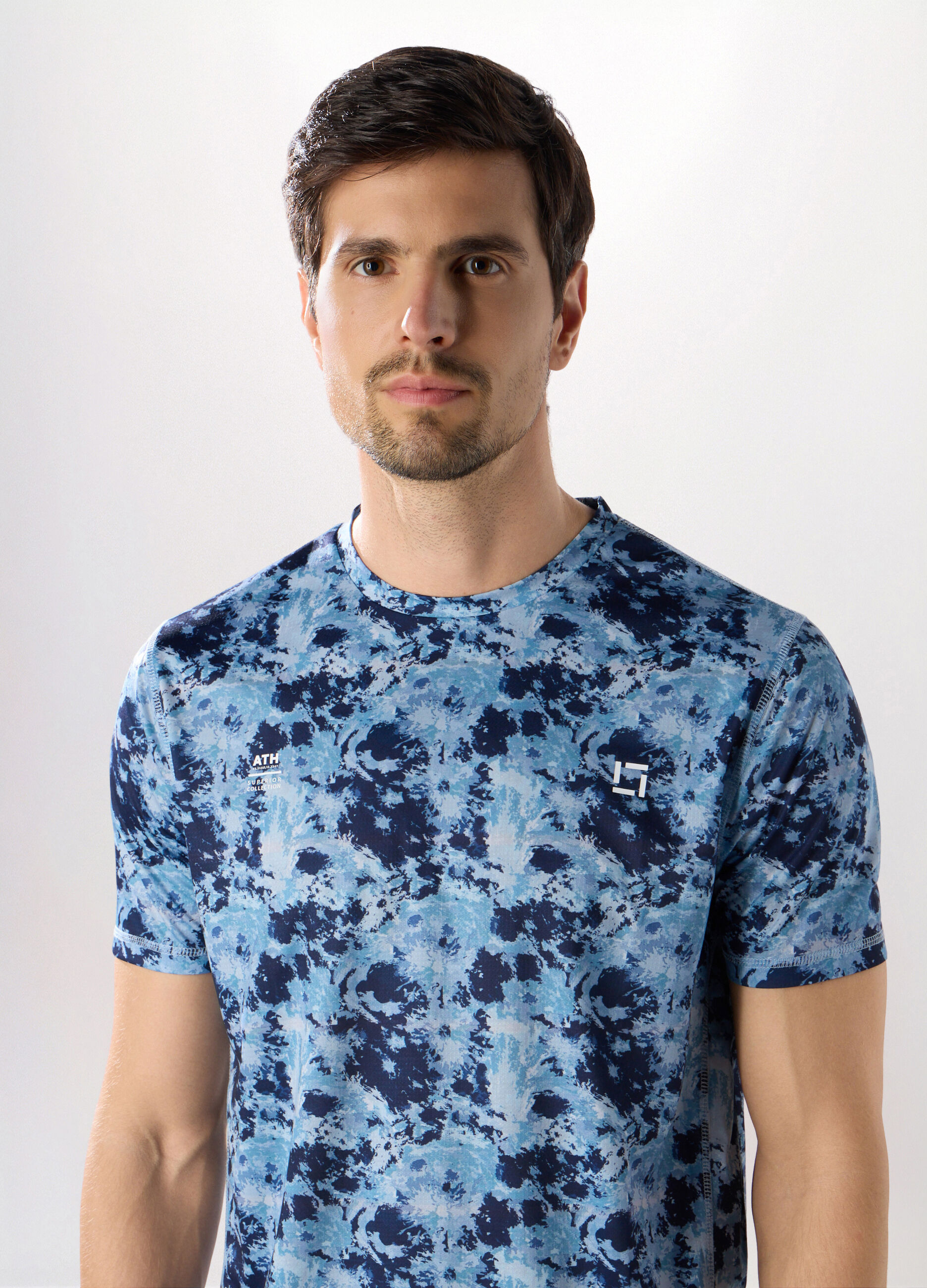 T-shirt sportiva con stampa uomo_2