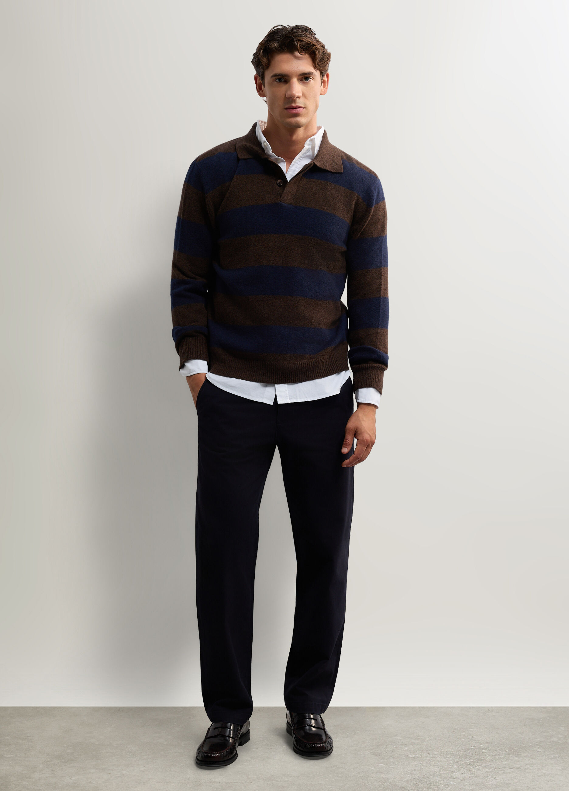 Pantaloni chino regular fit in twill di cotone uomo_0