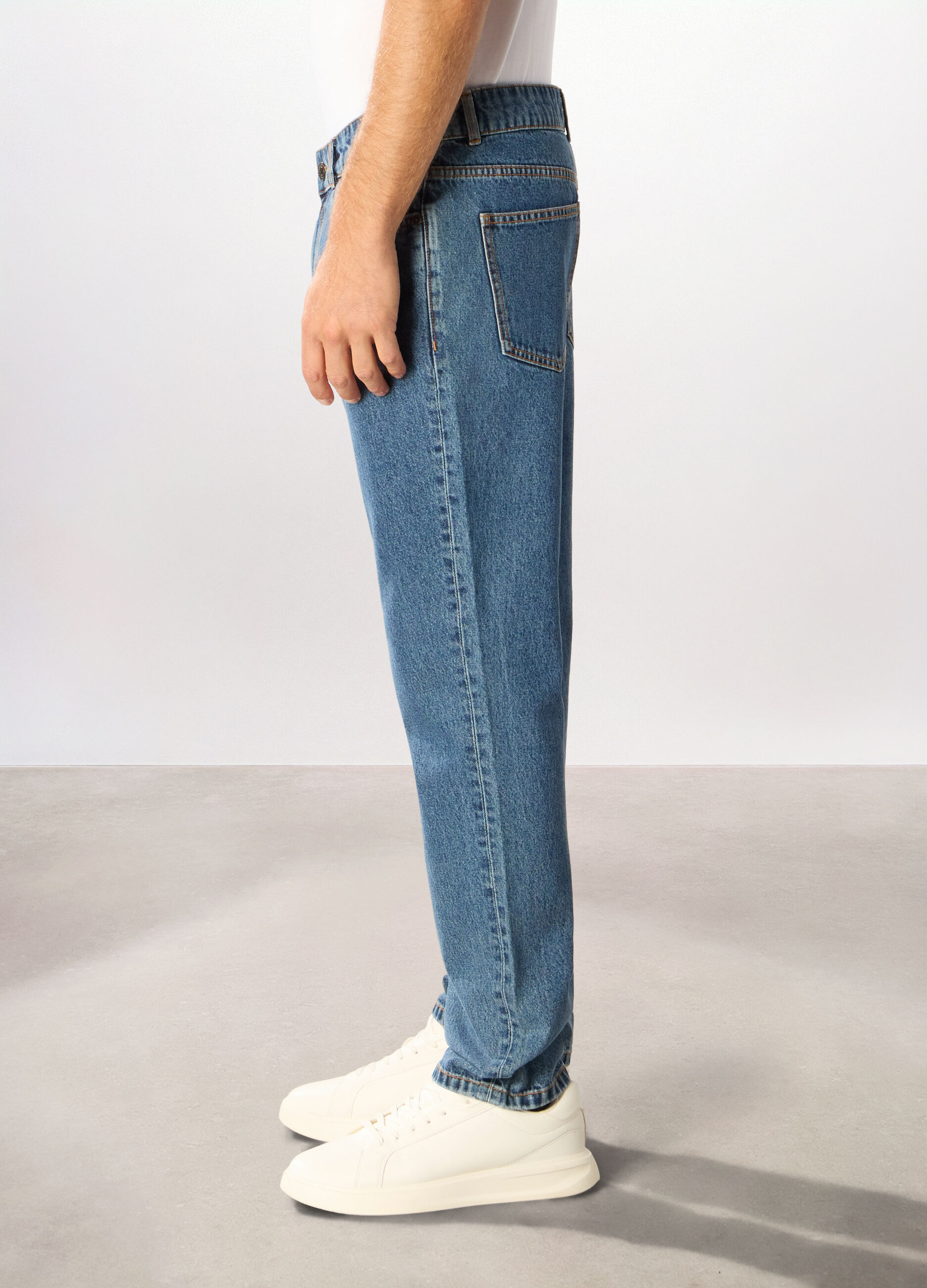 Jeans regular fit in denim di puro cotone uomo_2