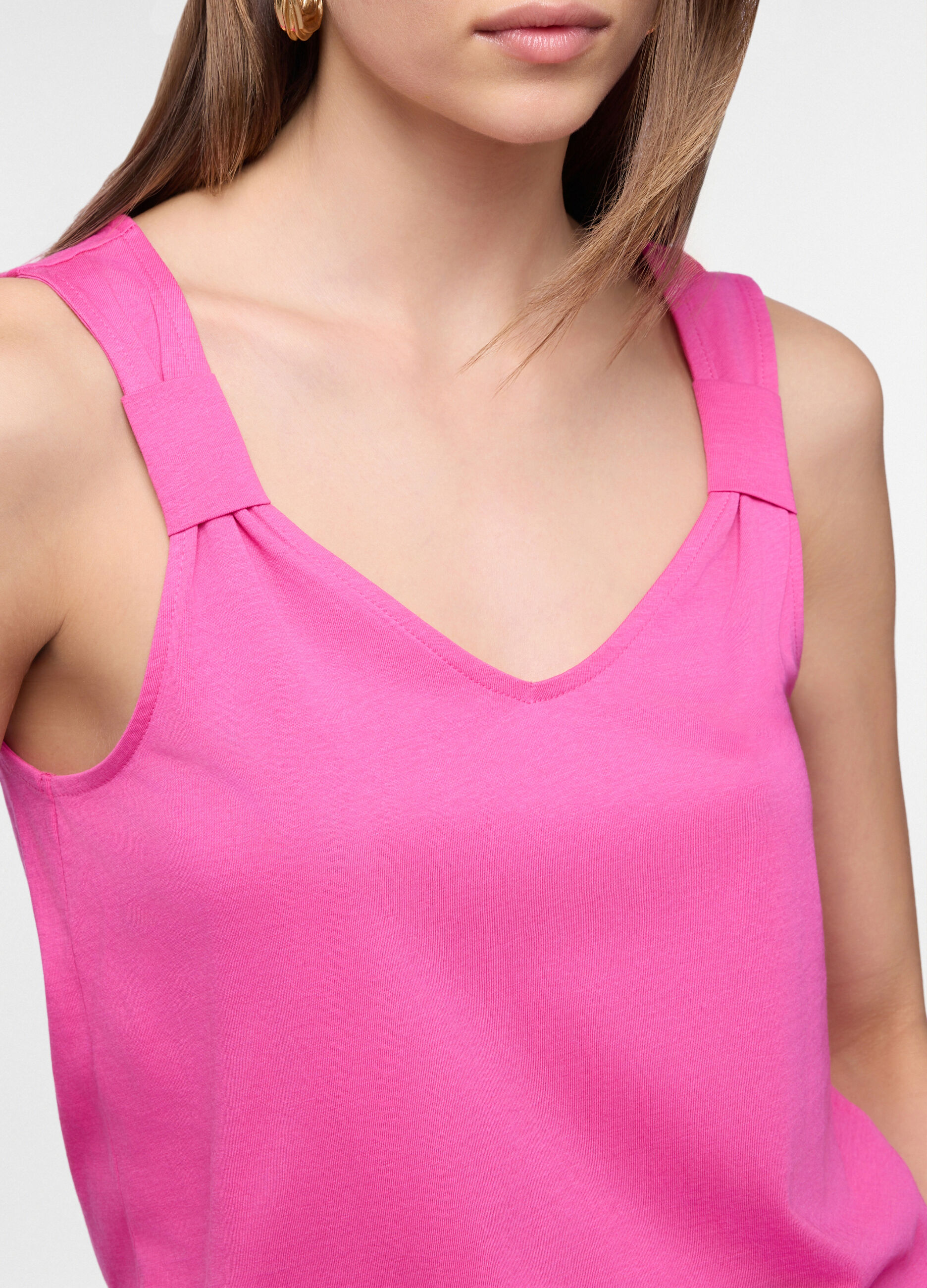 Canotta con scollo a V donna_2