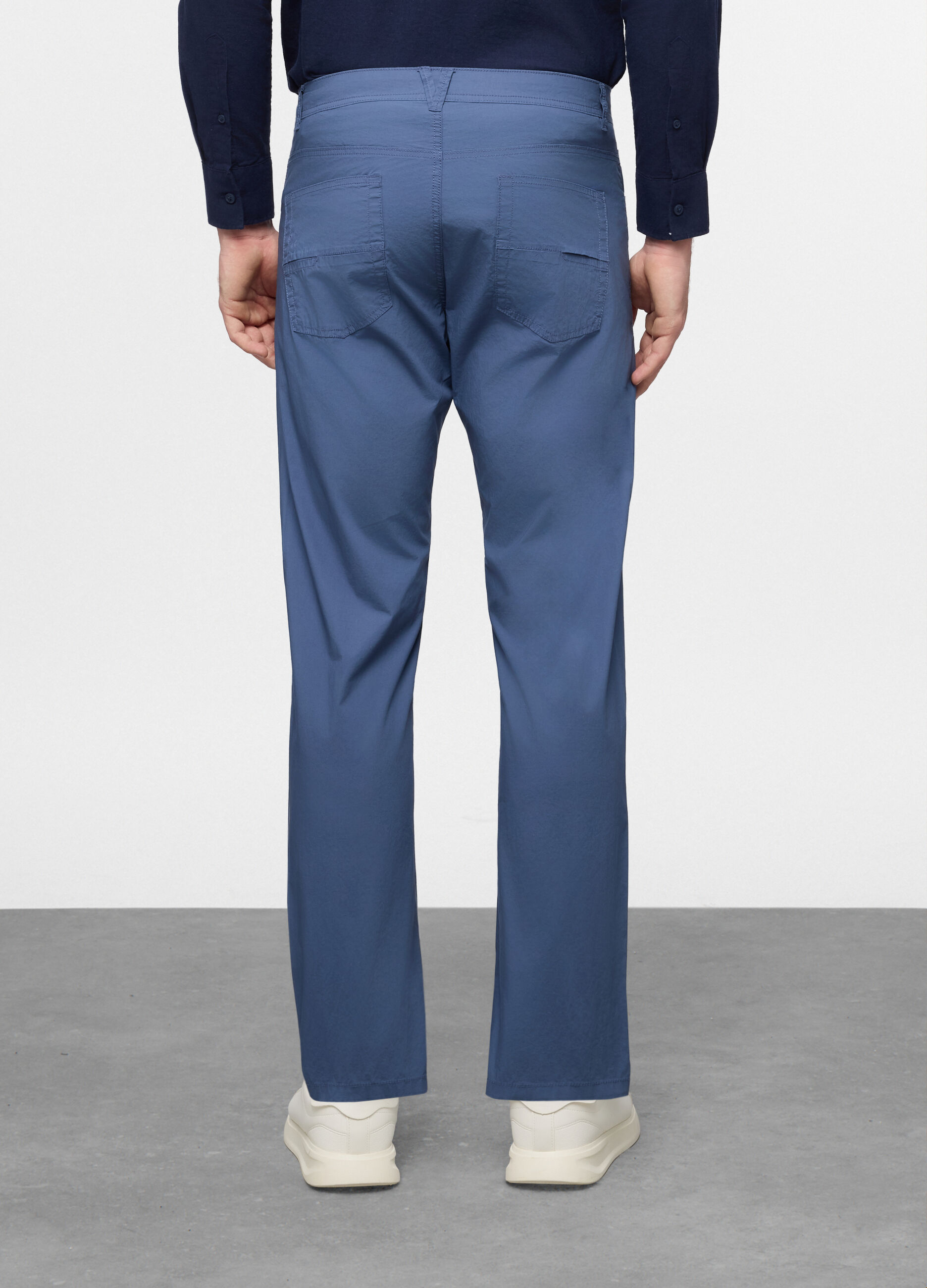 Pantalone regular fit in cotone stretch uomo_1