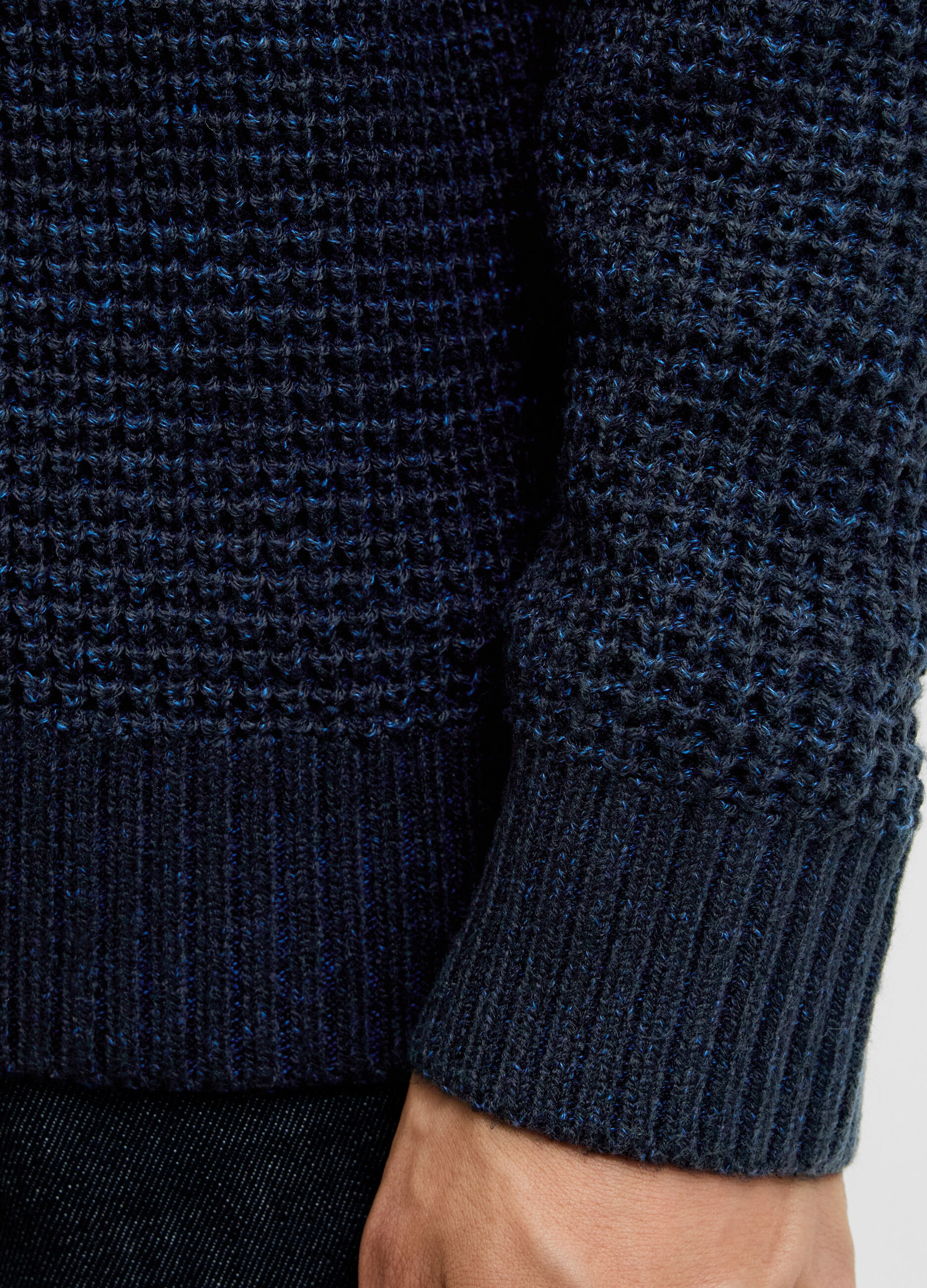 Maglione con lavorazione in rilievo uomo_5