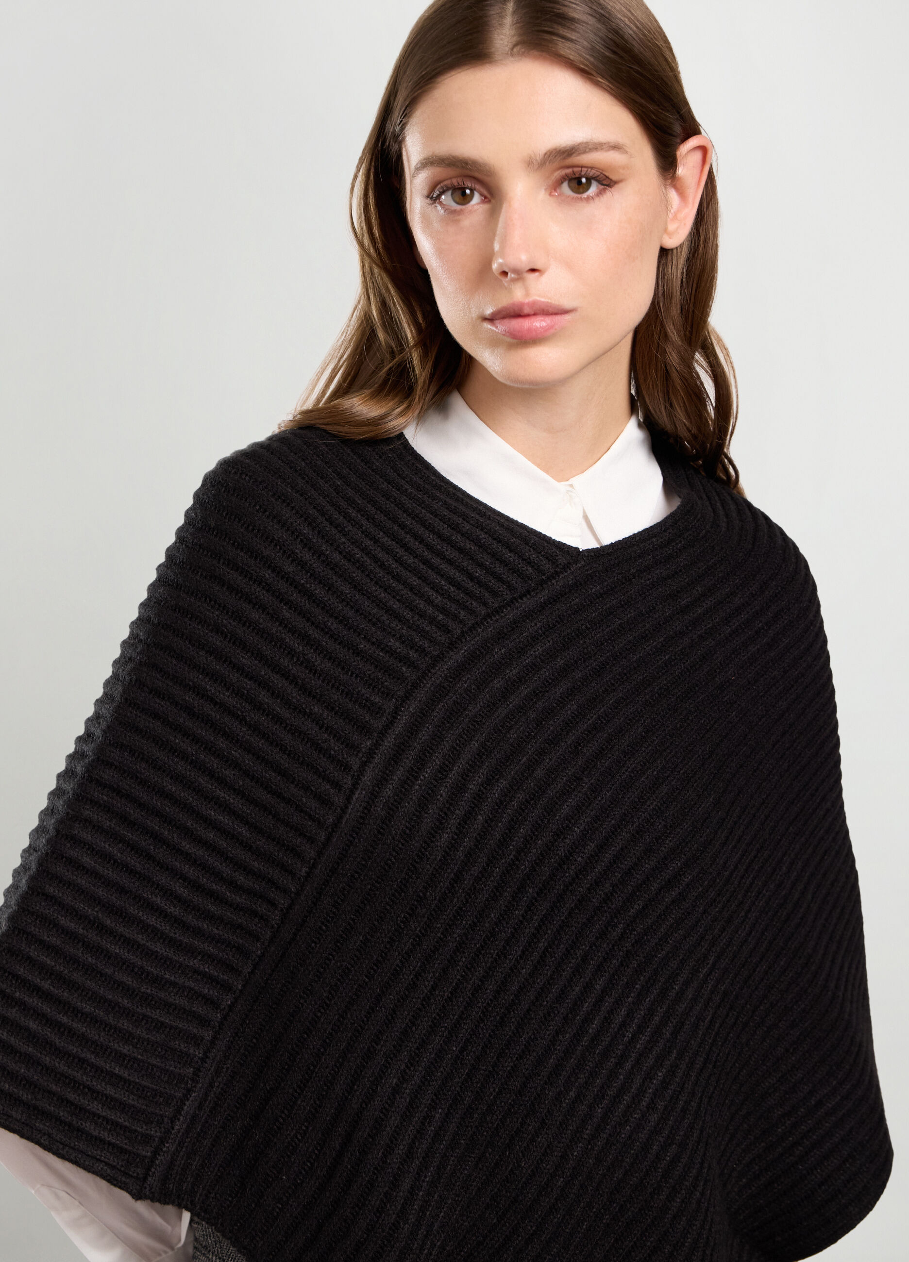 Poncho con lavorazione tricot donna_2