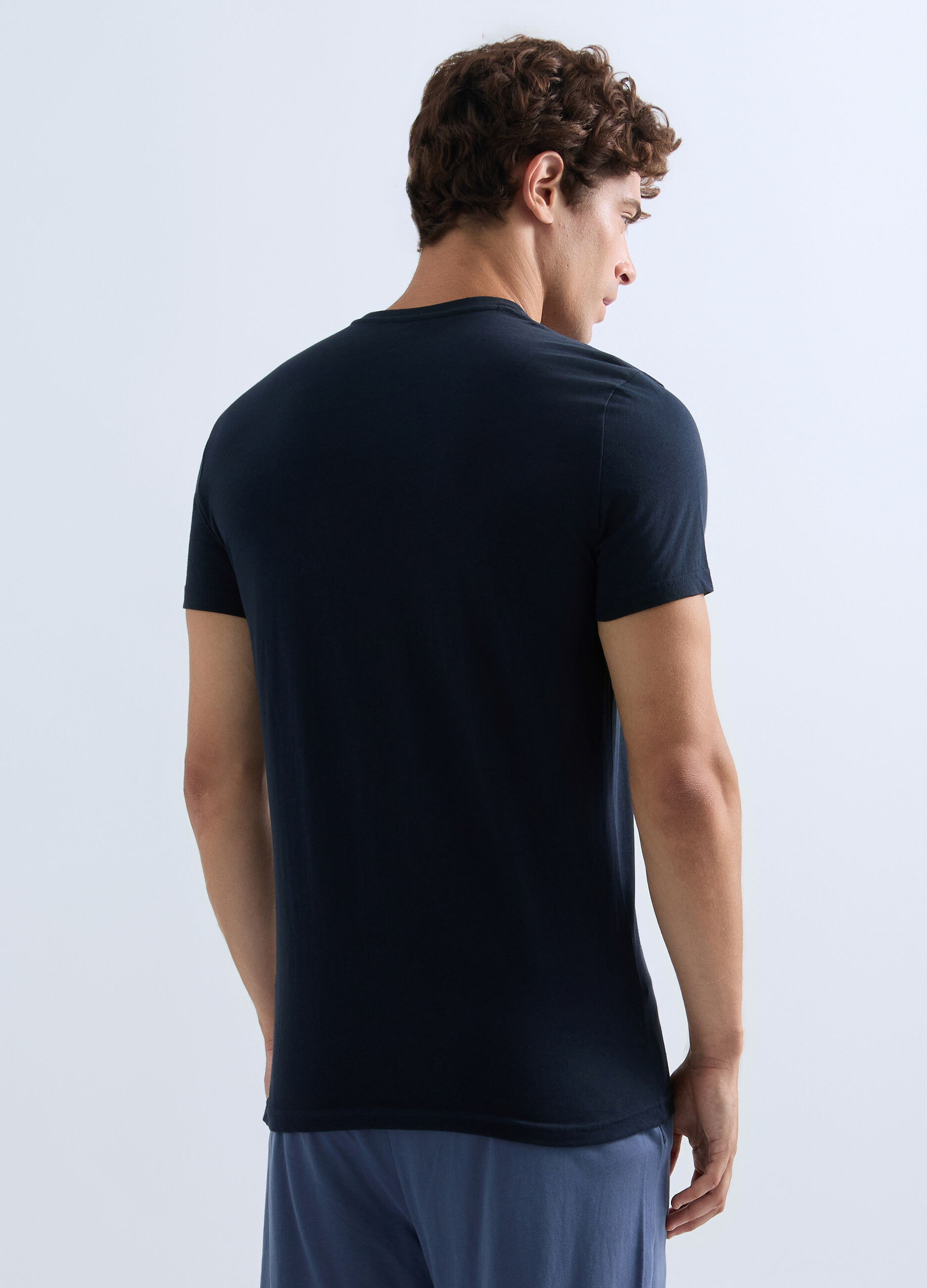 T-shirt scollo a V in jersey uomo_1