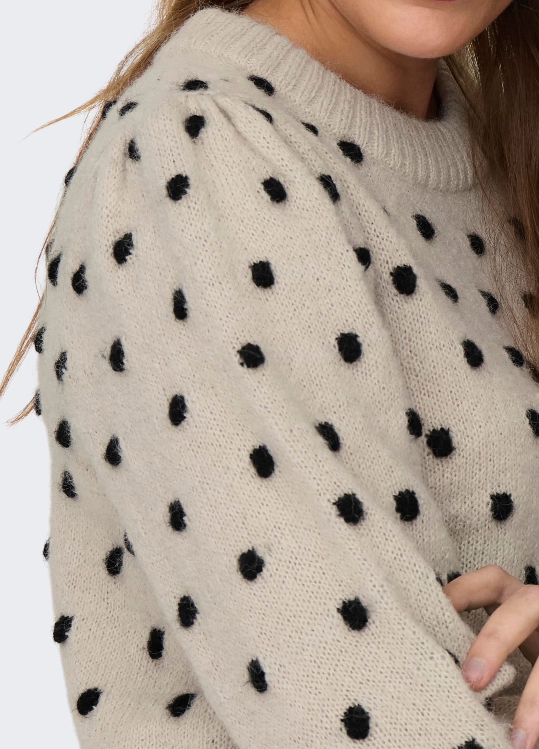 Pullover a maniche lunghe con collo alto_3