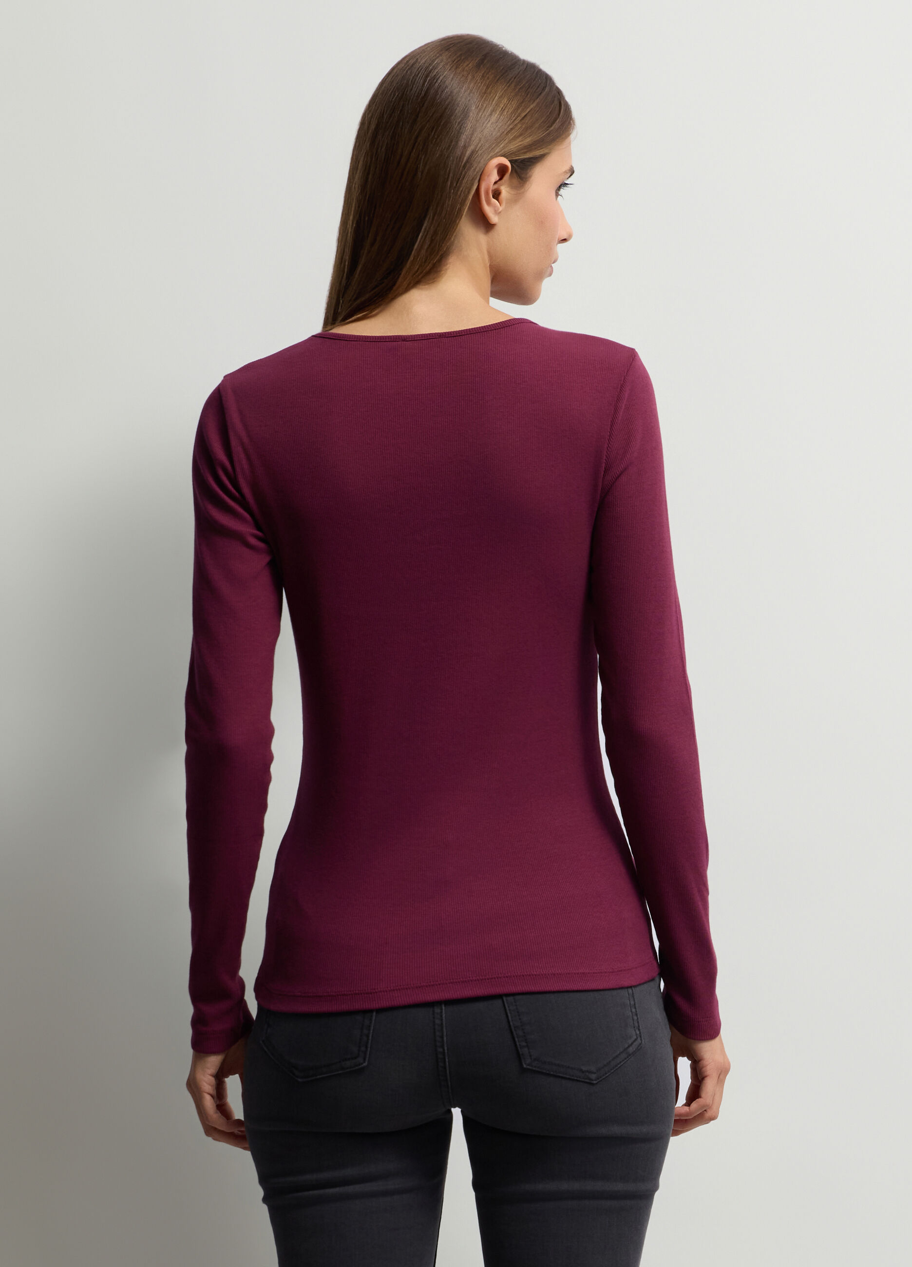 T-shirt Fit Slim con scollo a V stretch donna_1