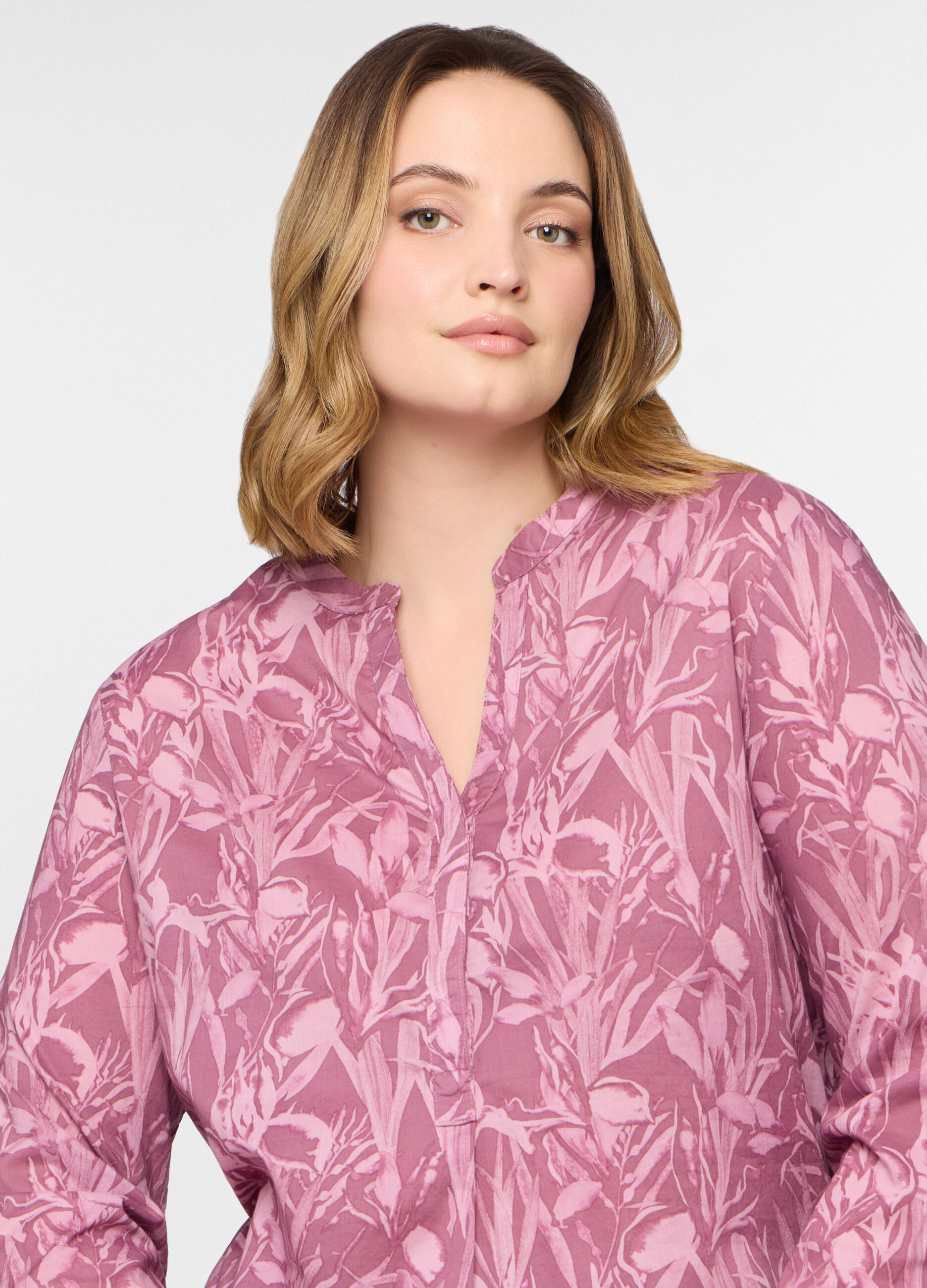 Blusa regular fit con scollo a V donna curvy _2