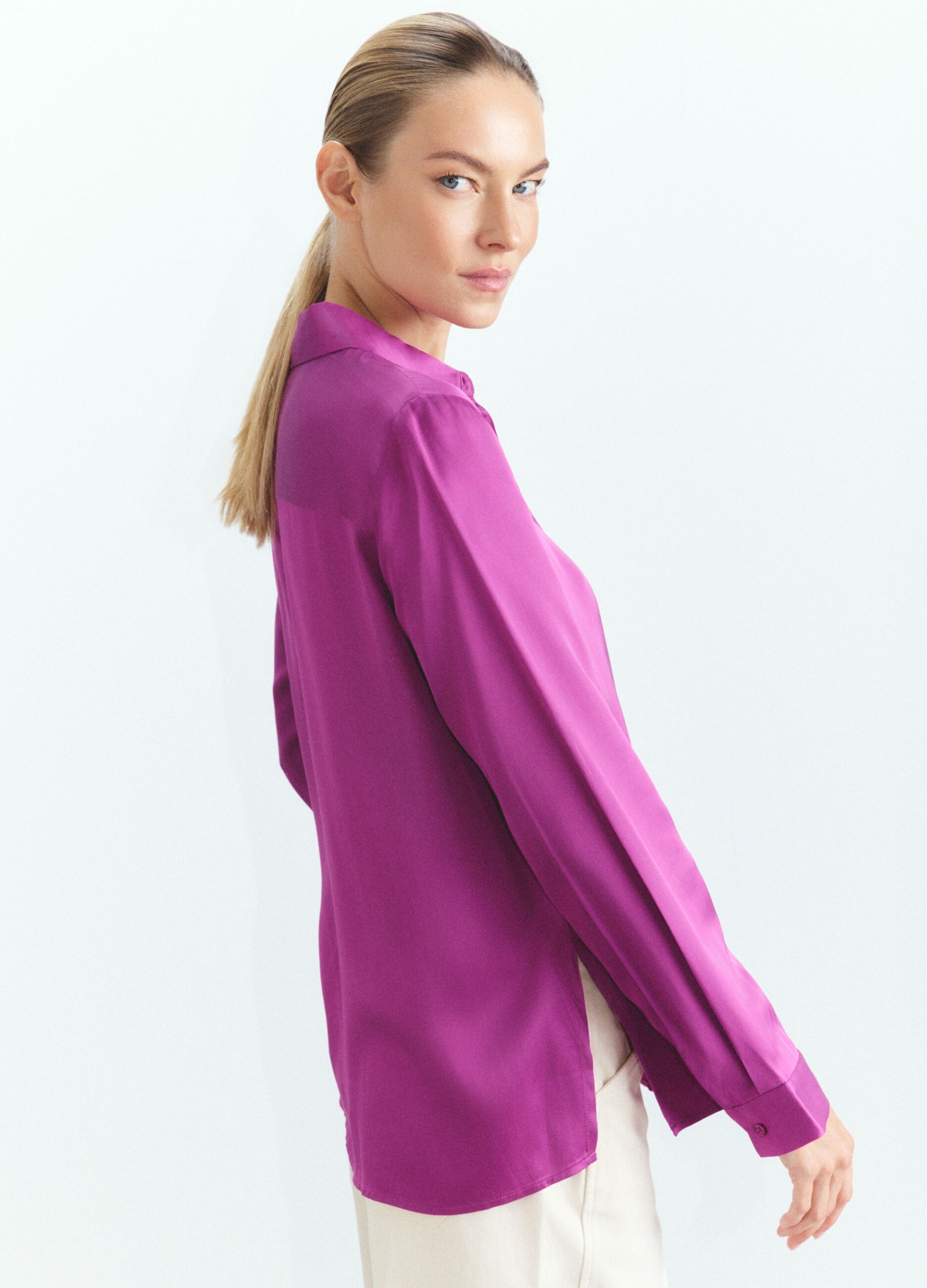 Camicia Fit Regular con colletto alla francese in raso di pura viscosa donna_4