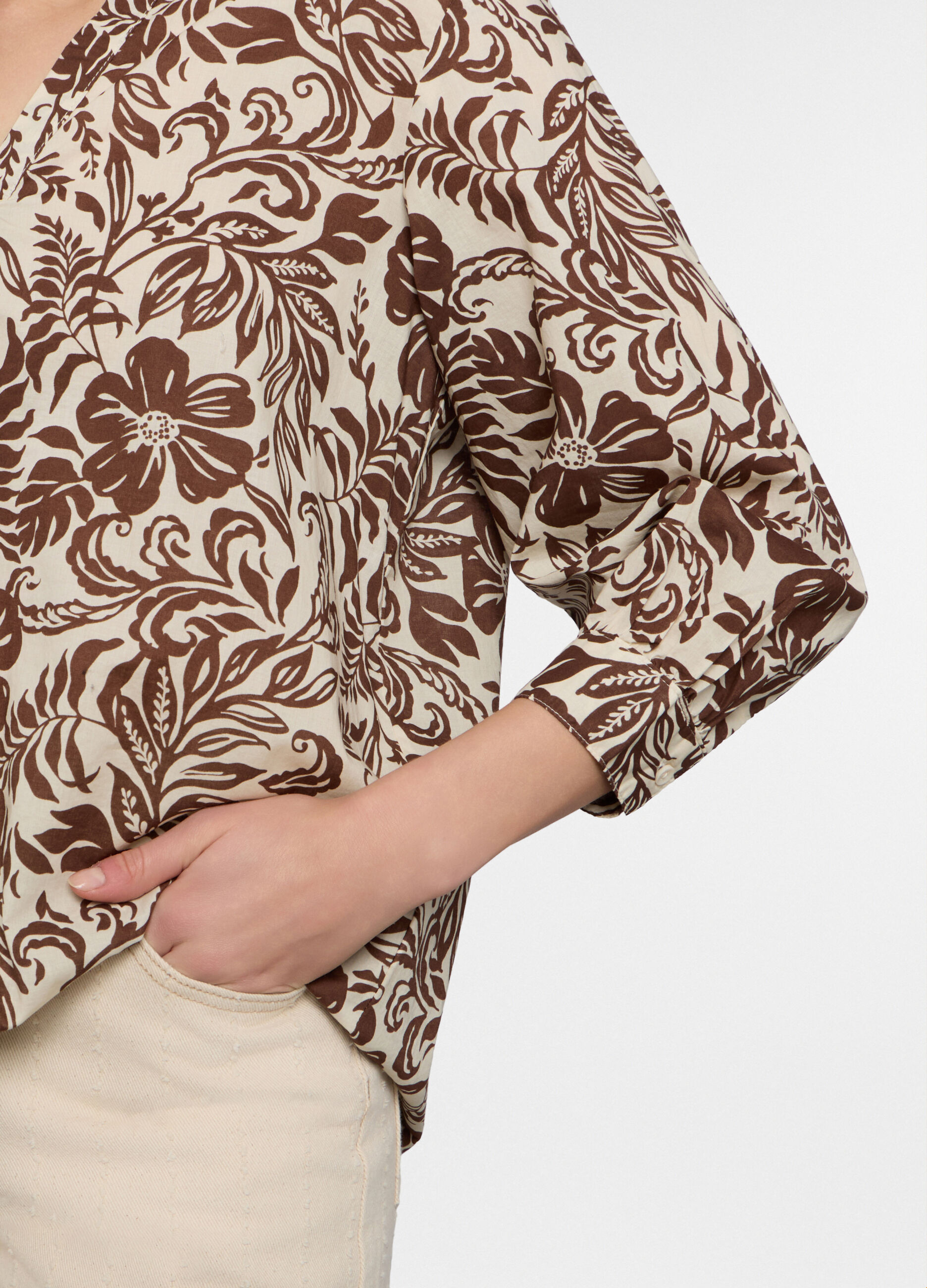 Camicia regular fit con scollo a V in popeline donna_2