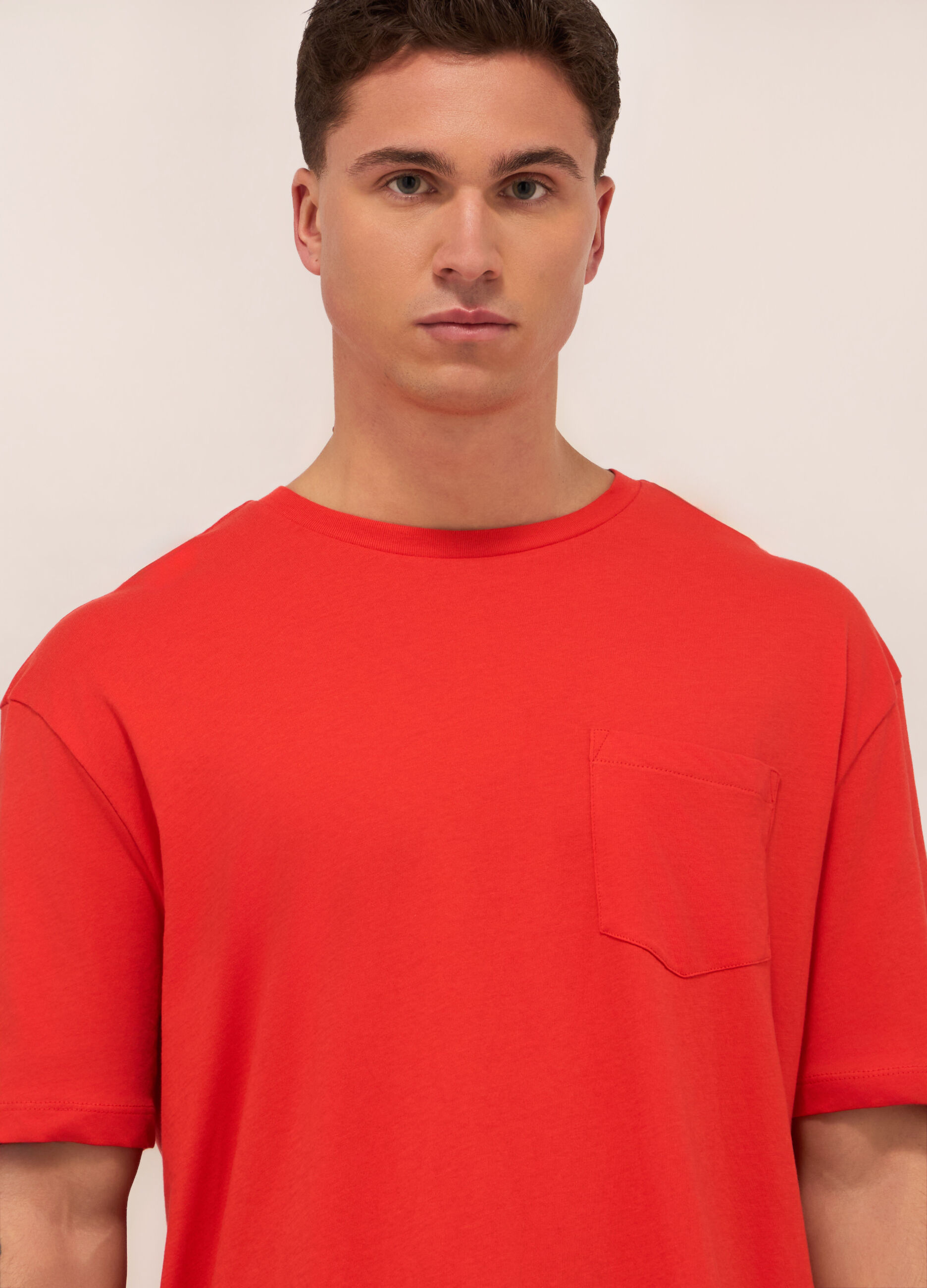 T-shirt in jersey di cotone con taschino uomo_2