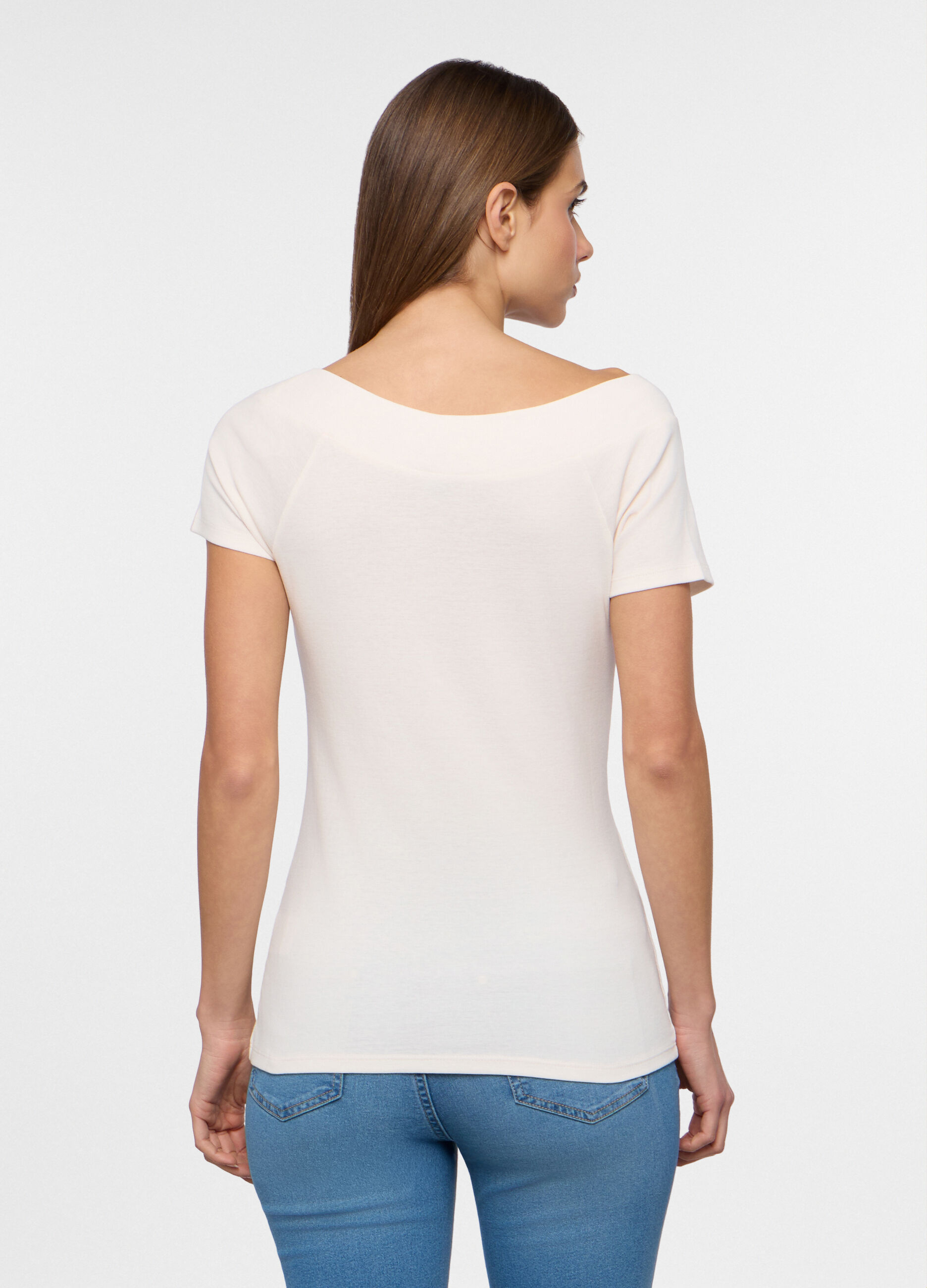 T-shirt con scollo a barchetta donna_1