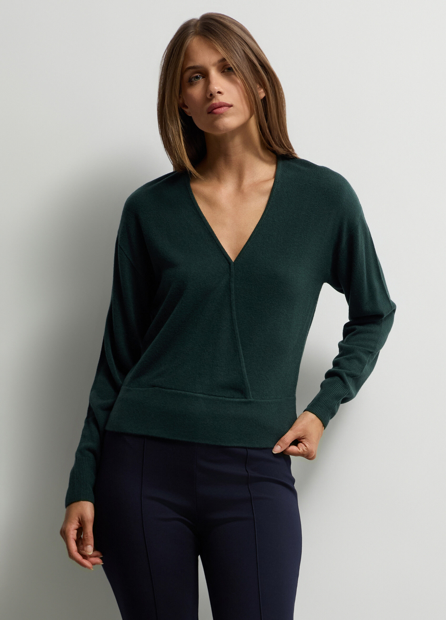 Pullover con scollo a V Fit over rasato donna_0