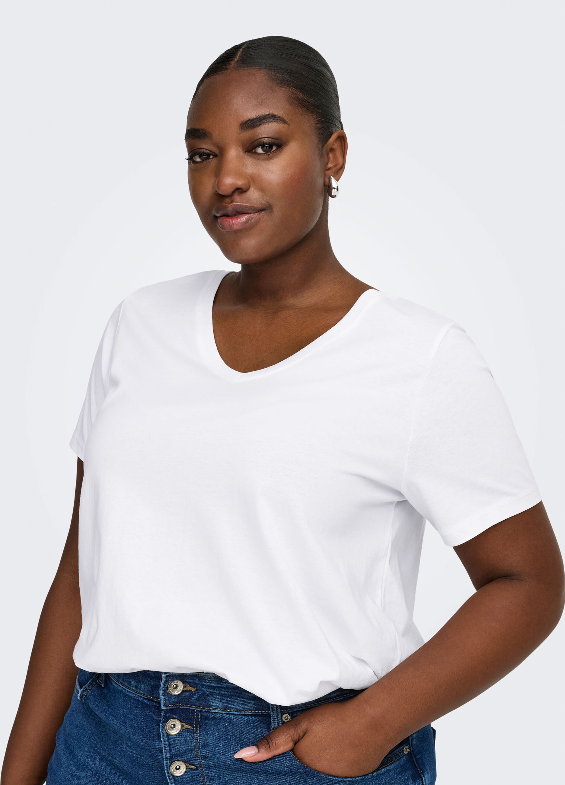 T-shirt loose fit con scollo a V_3