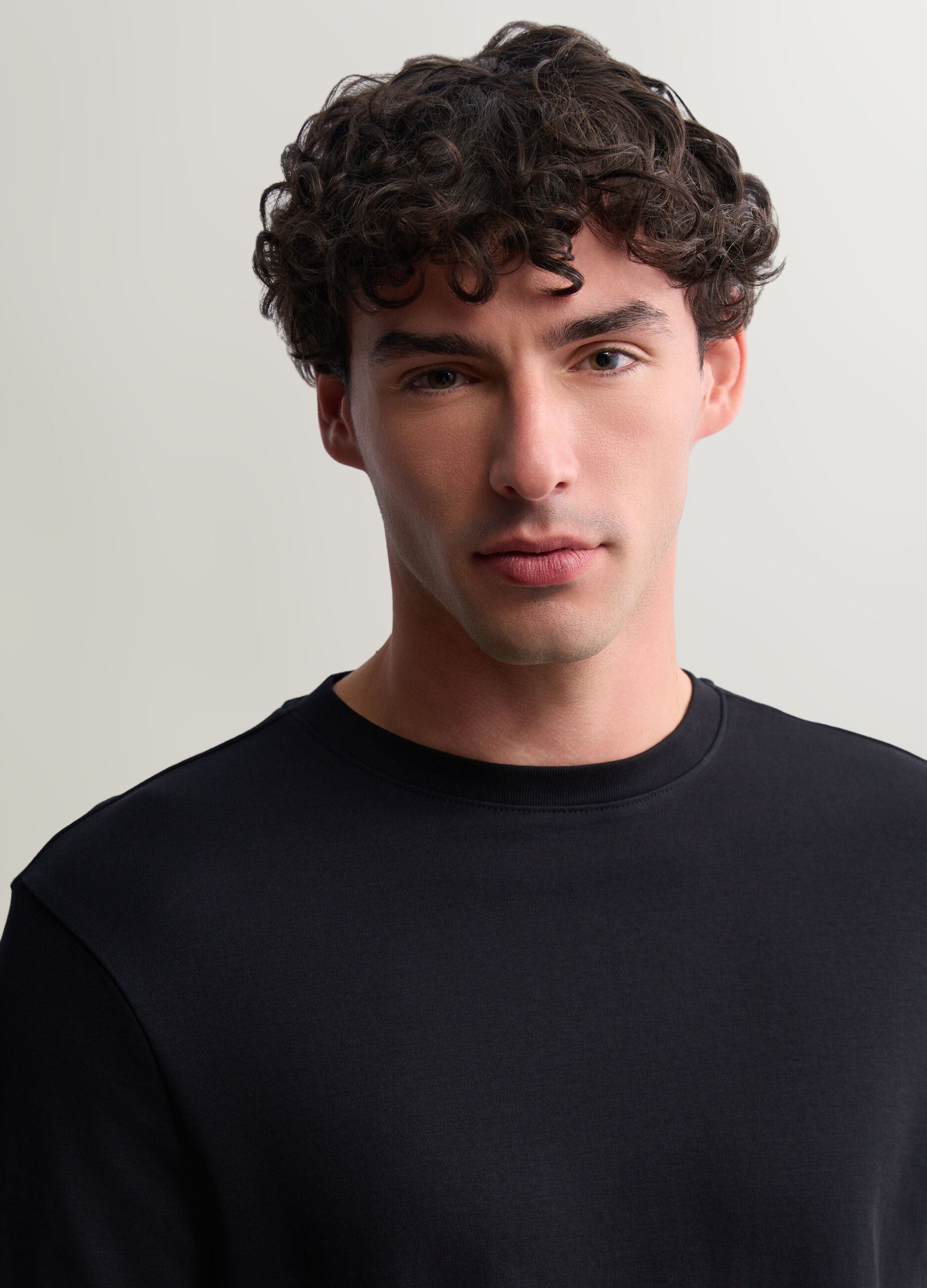 Maglia girocollo in interlock di cotone uomo_2