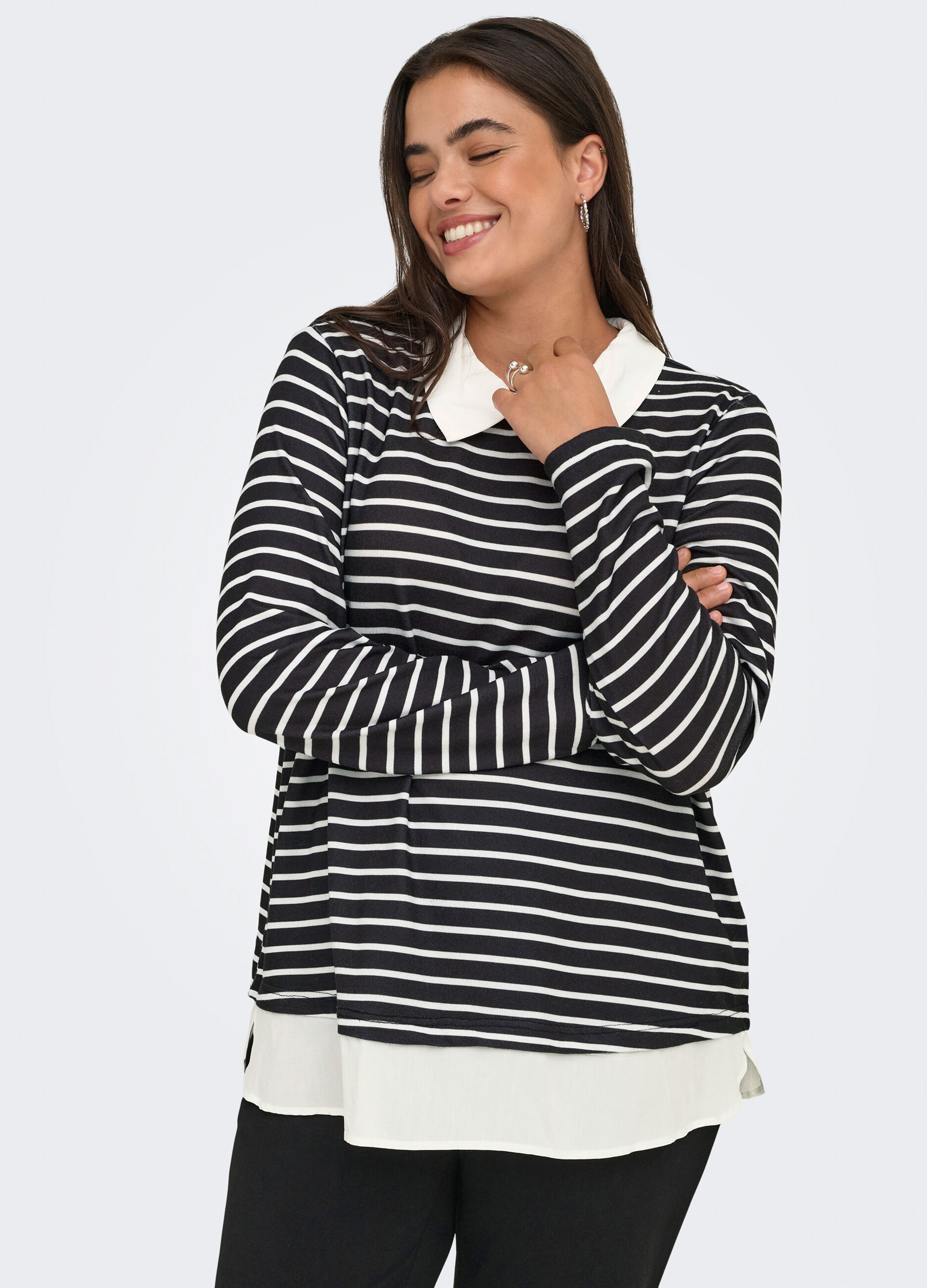 Top a maniche lunghe loose fit_3