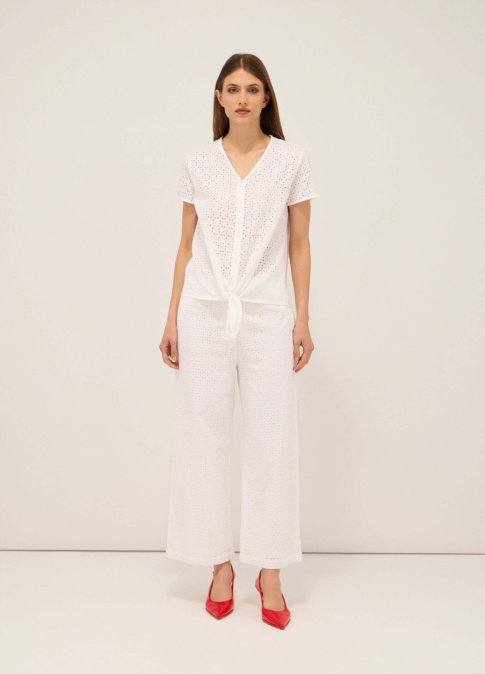 Pantaloni in puro cotone con ricami donna_0
