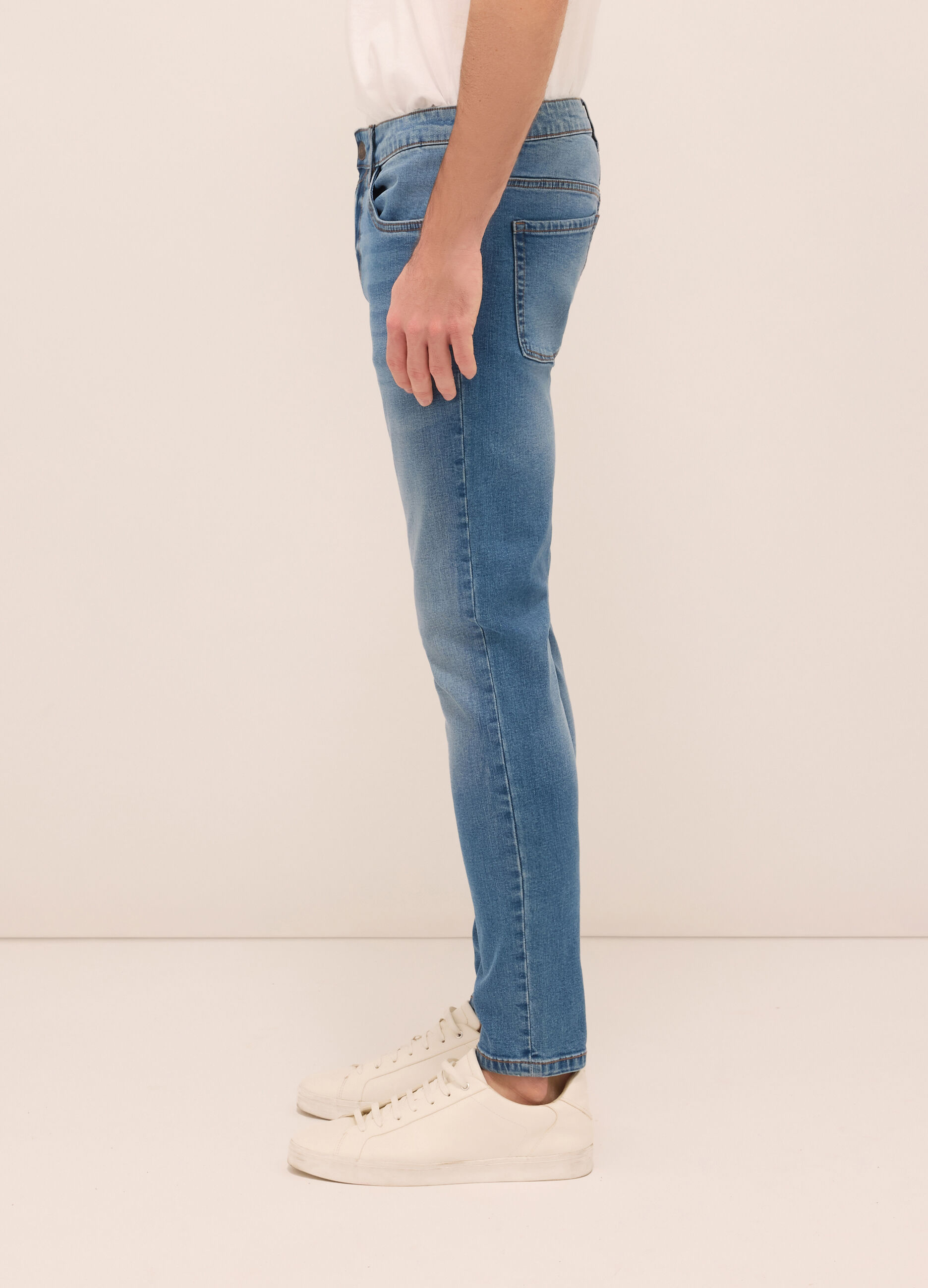 Jeans 5 tasche slim fit in denim di cotone stretch_2