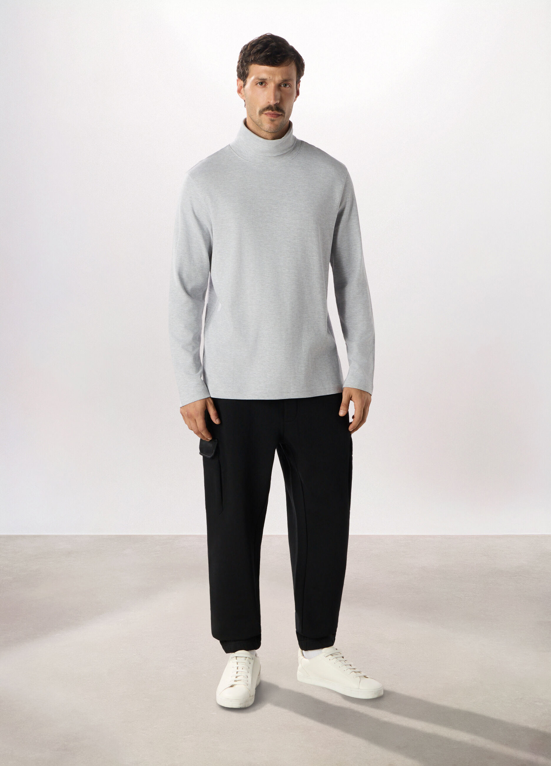 Joggers regular fit in misto cotone uomo_0