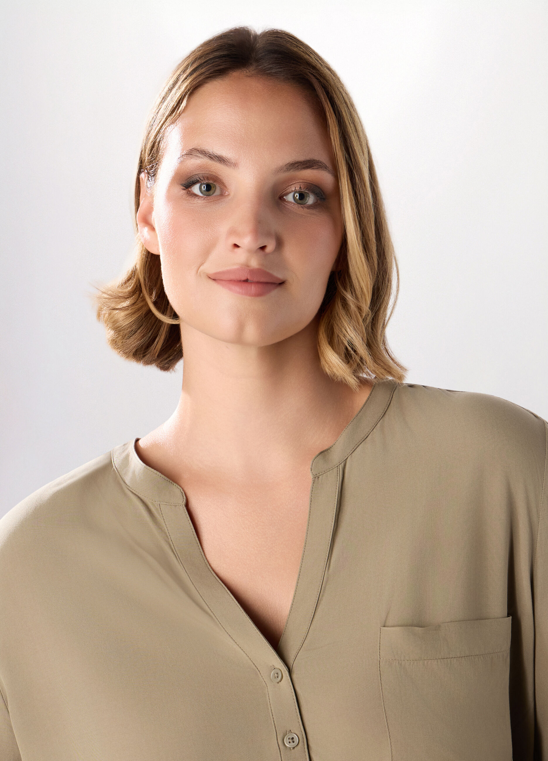 Camicetta in viscosa con maniche a 3/4 donna curvy_2