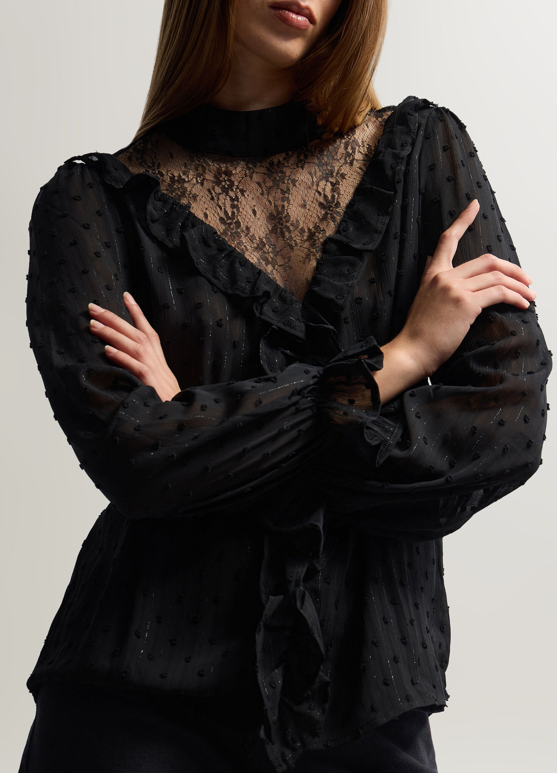 Blusa Fit Regular con scollo a V in plumetis donna_2