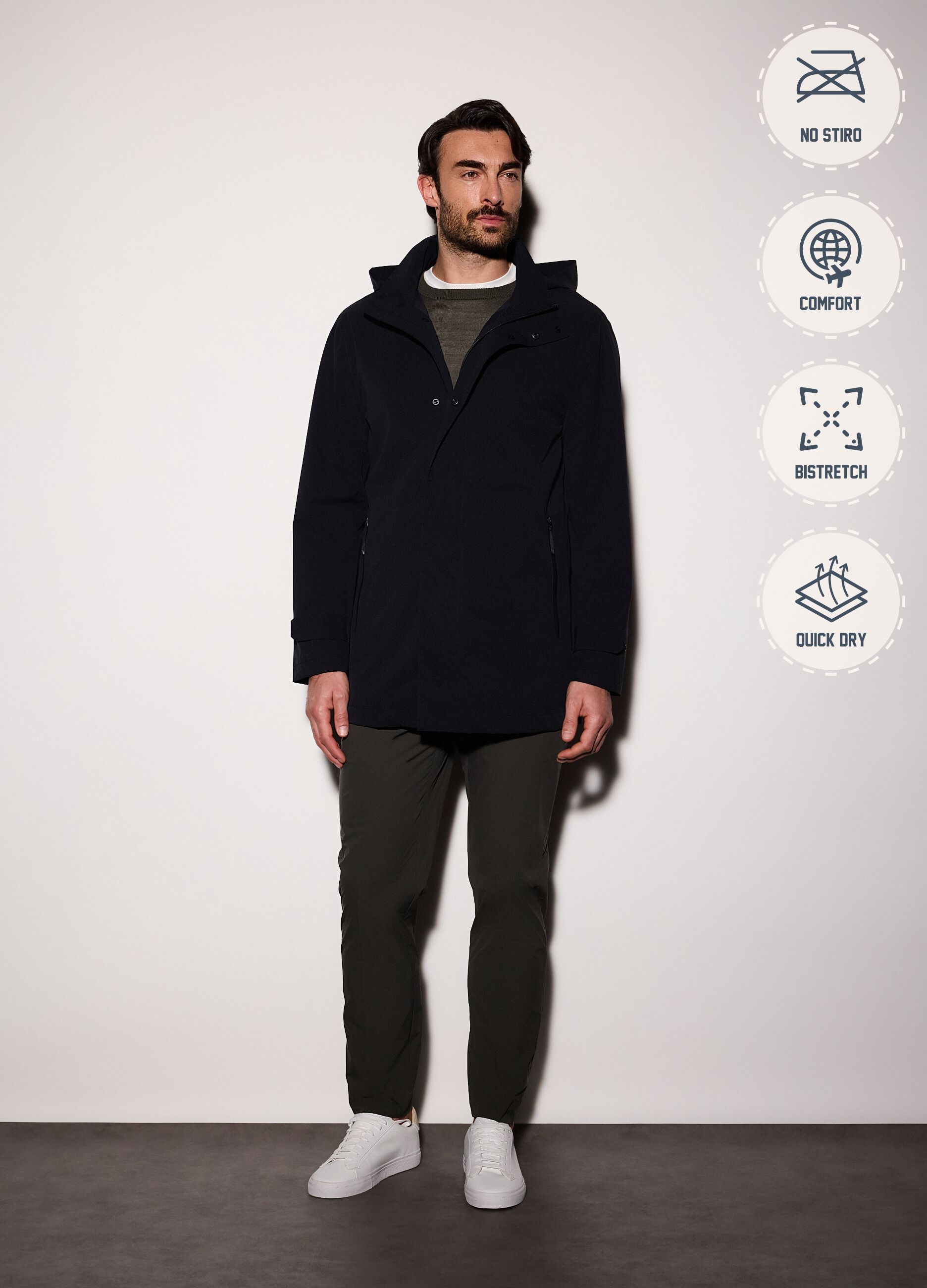 Giubbino in tessuto tecnico con cappuccio uomo_0