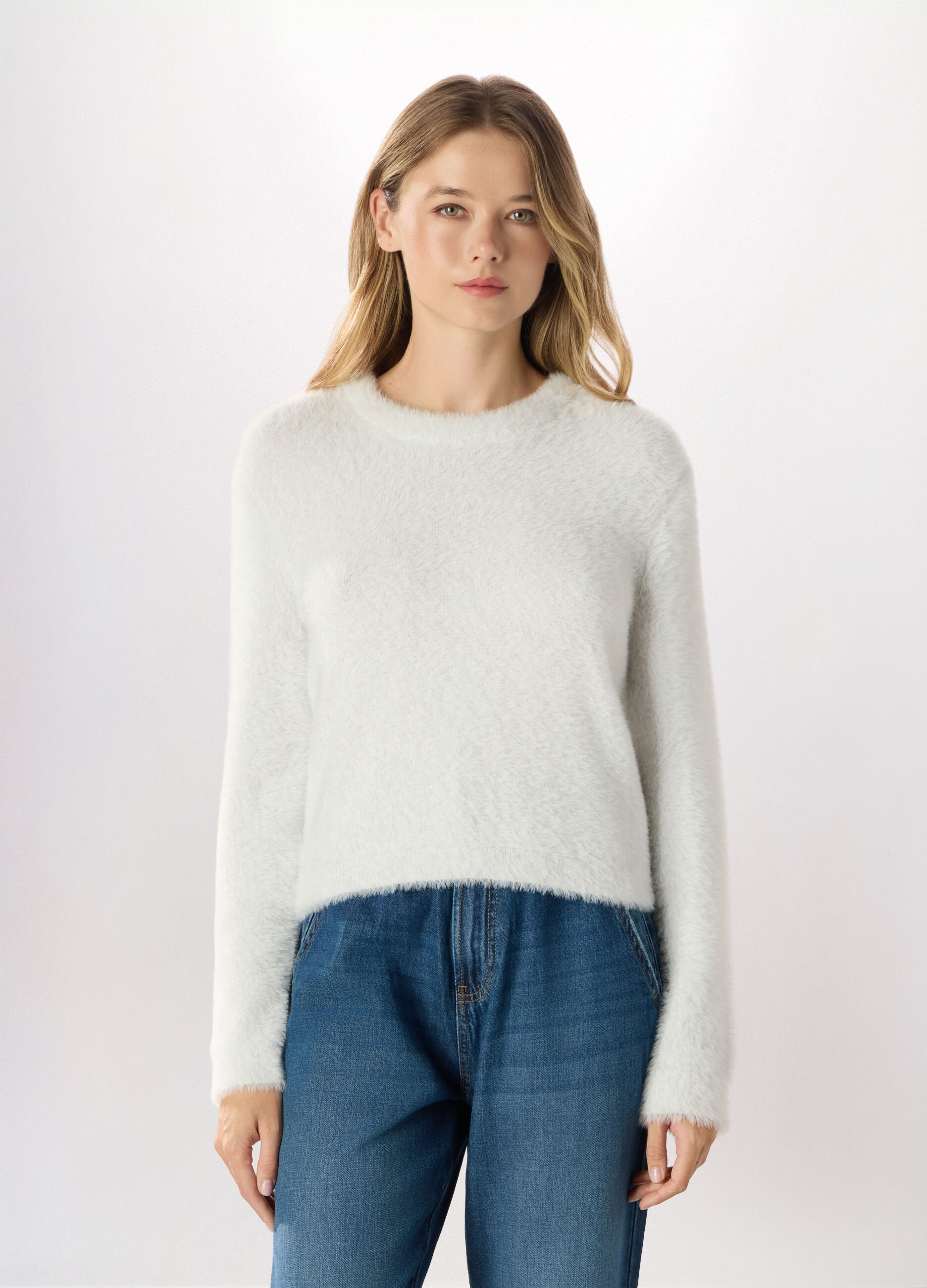 Maglione fluffy con filo lurex donna_0