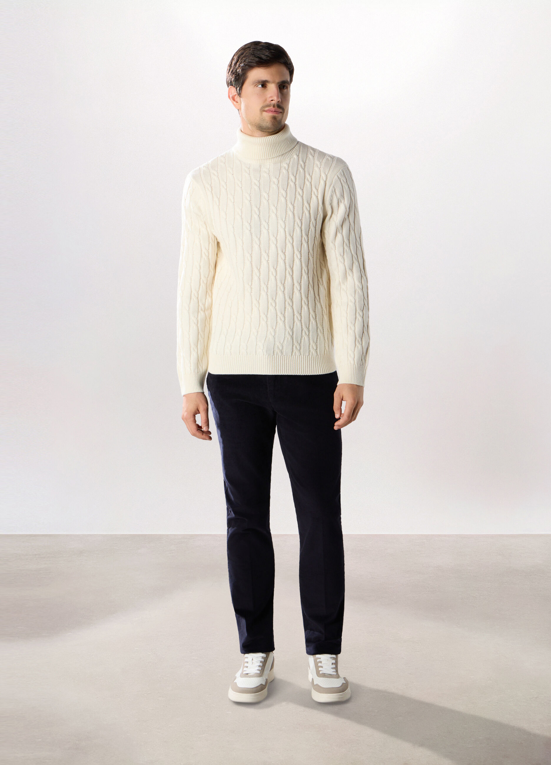 Pantalone chino in velluto di cotone stretch uomo_0