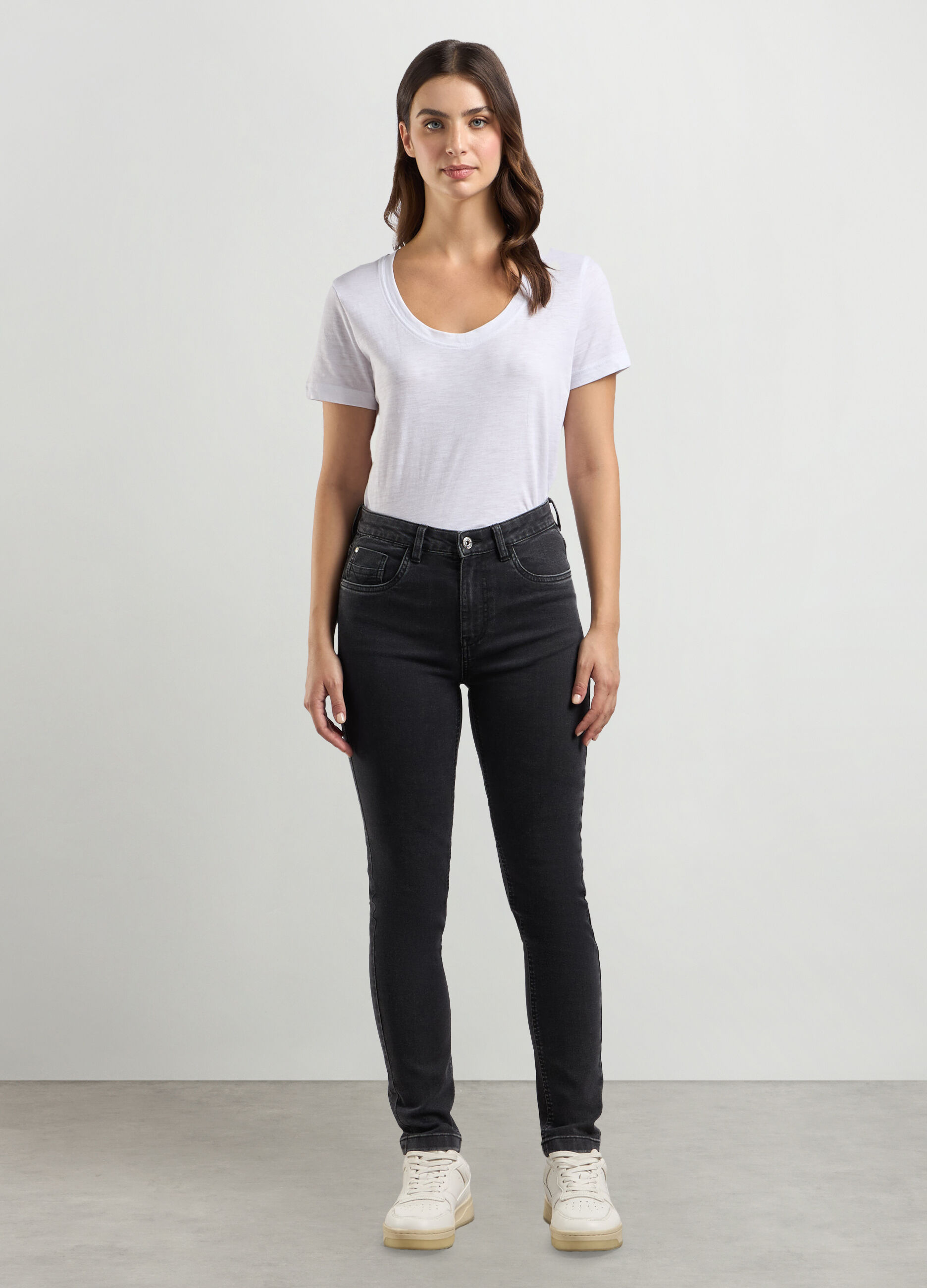 Pantaloni in denim di misto cotone stretch donna_0