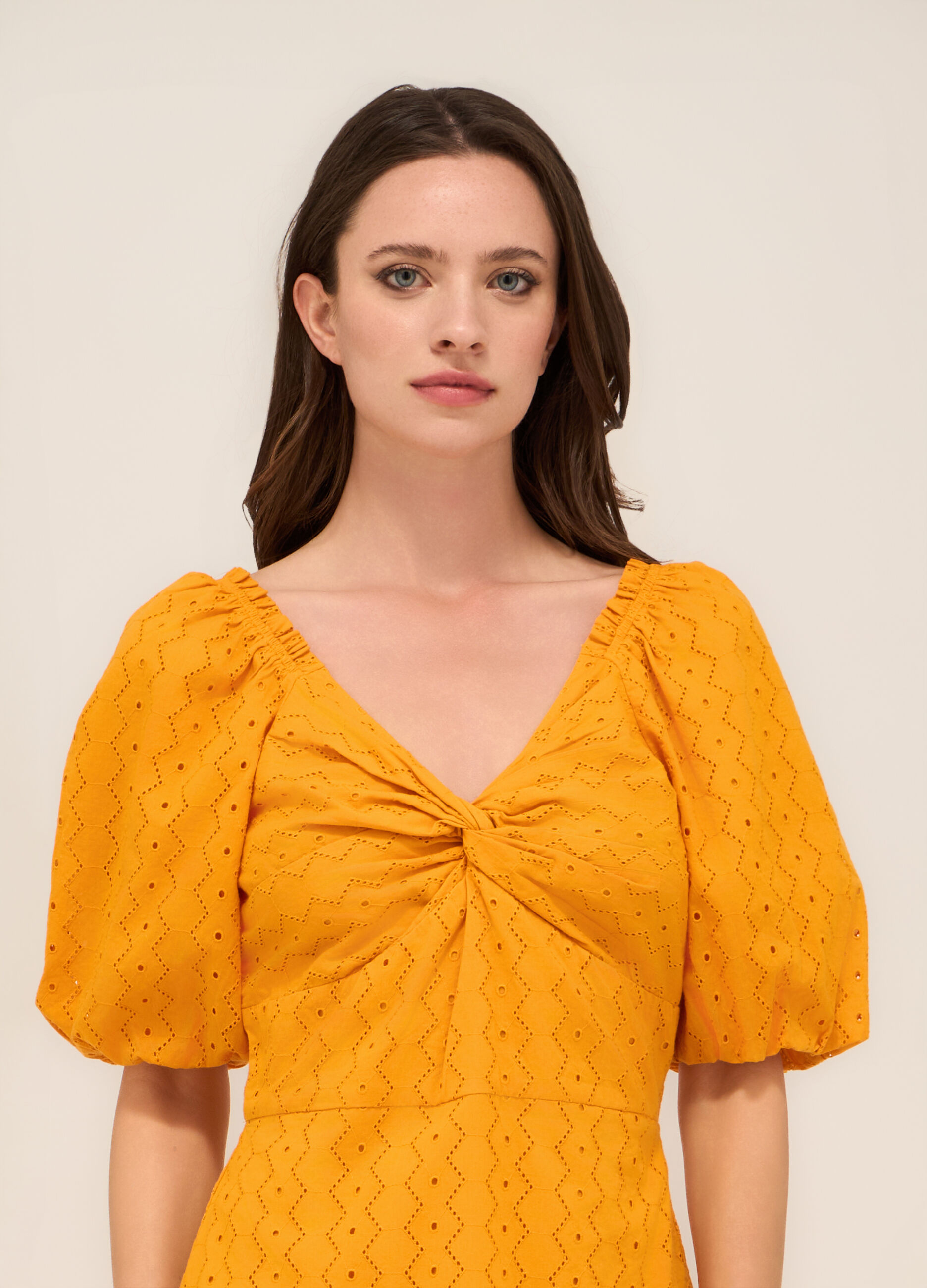 Abito corto in puro cotone sangallo donna